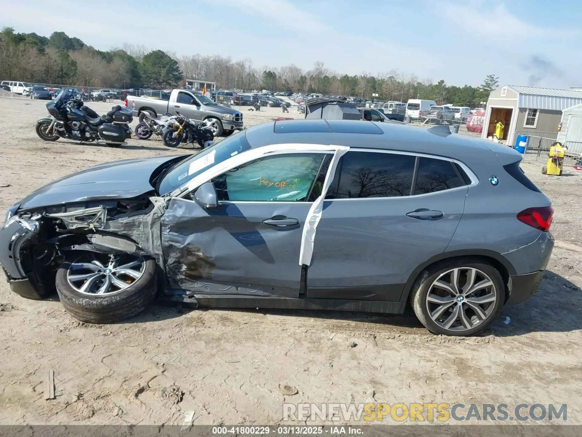 14 Photograph of a damaged car WBXYH9C06N5T66960 BMW X2 2022