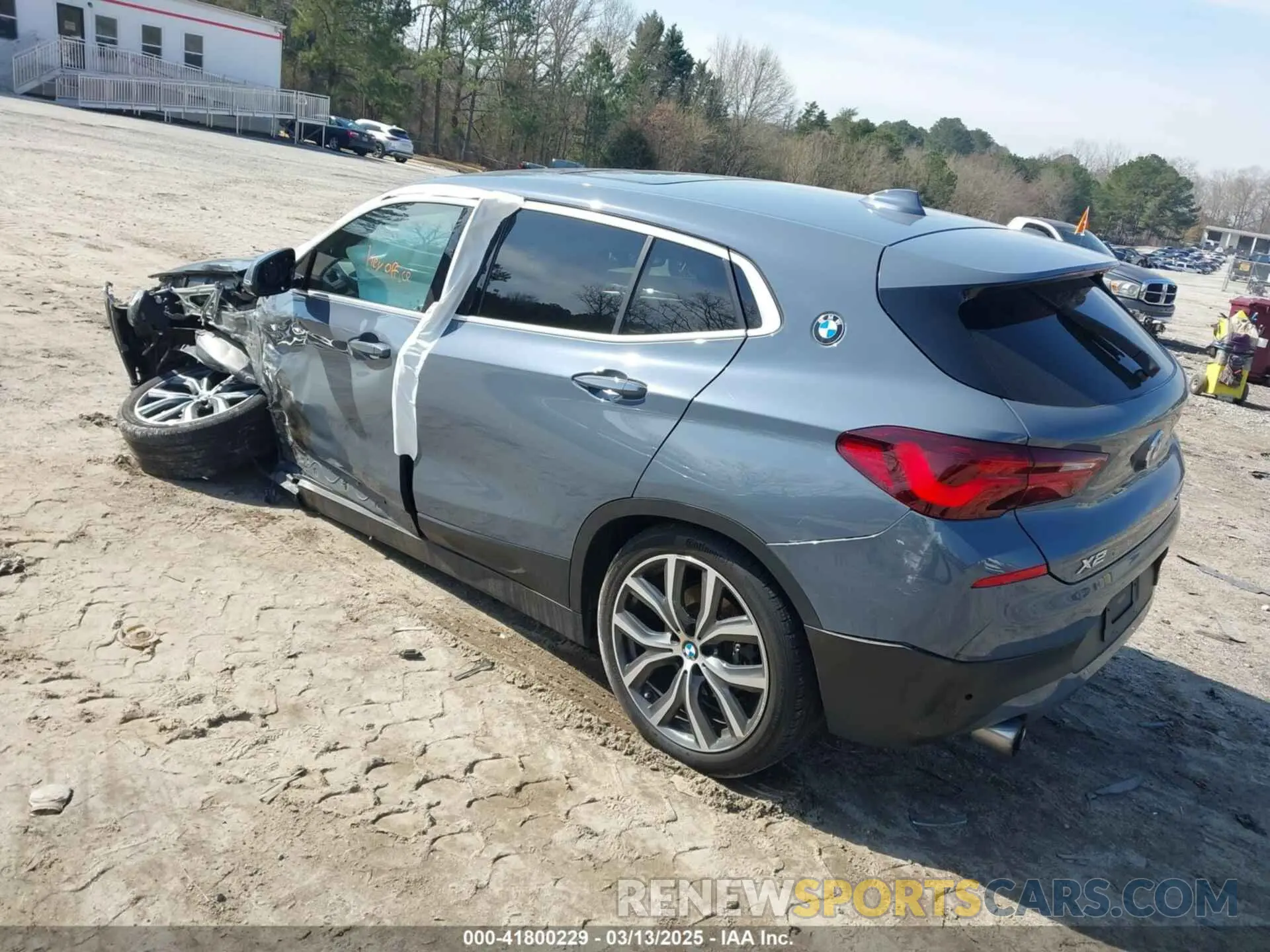 3 Photograph of a damaged car WBXYH9C06N5T66960 BMW X2 2022