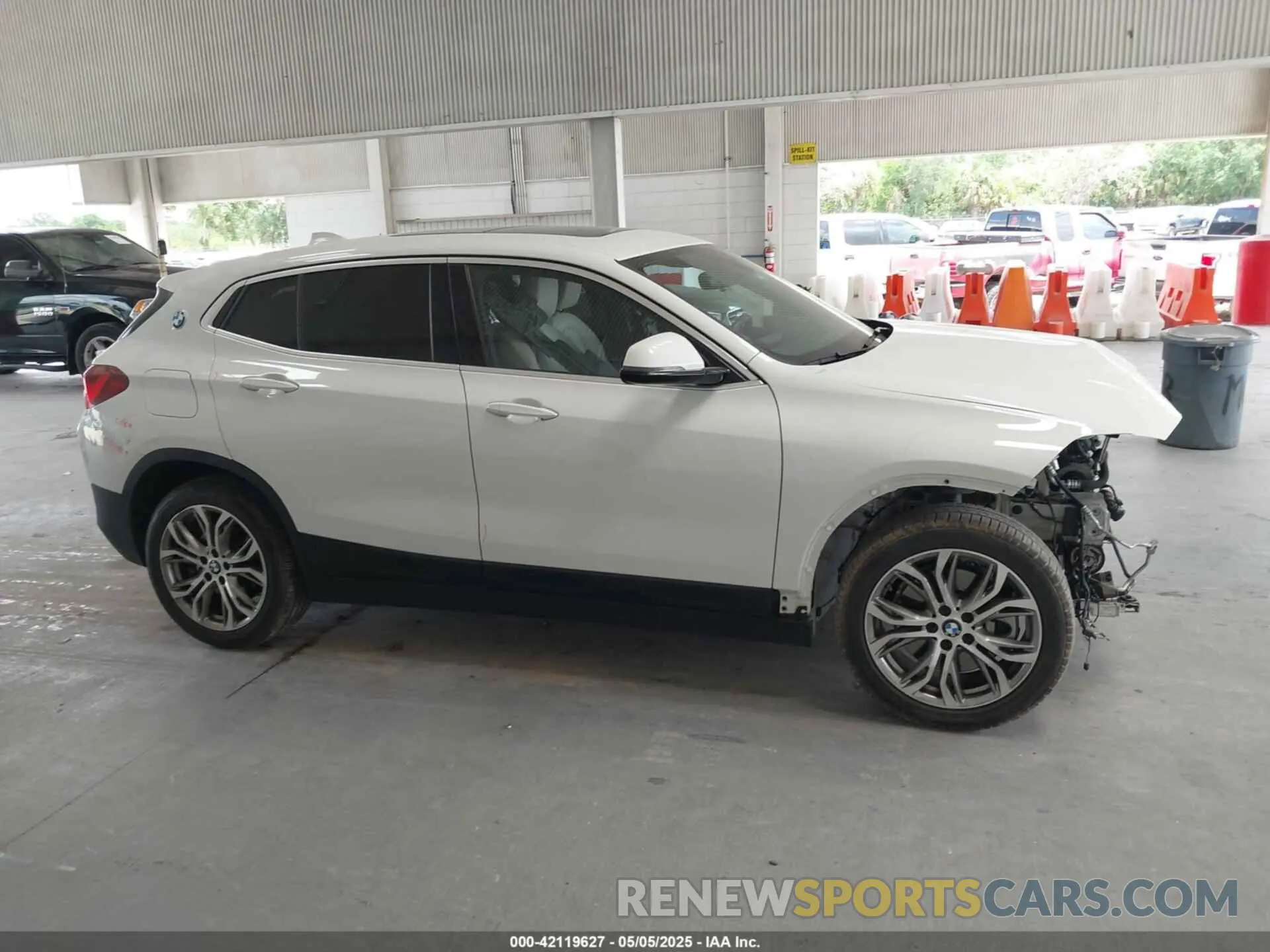 14 Photograph of a damaged car WBXYH9C08N5U29086 BMW X2 2022