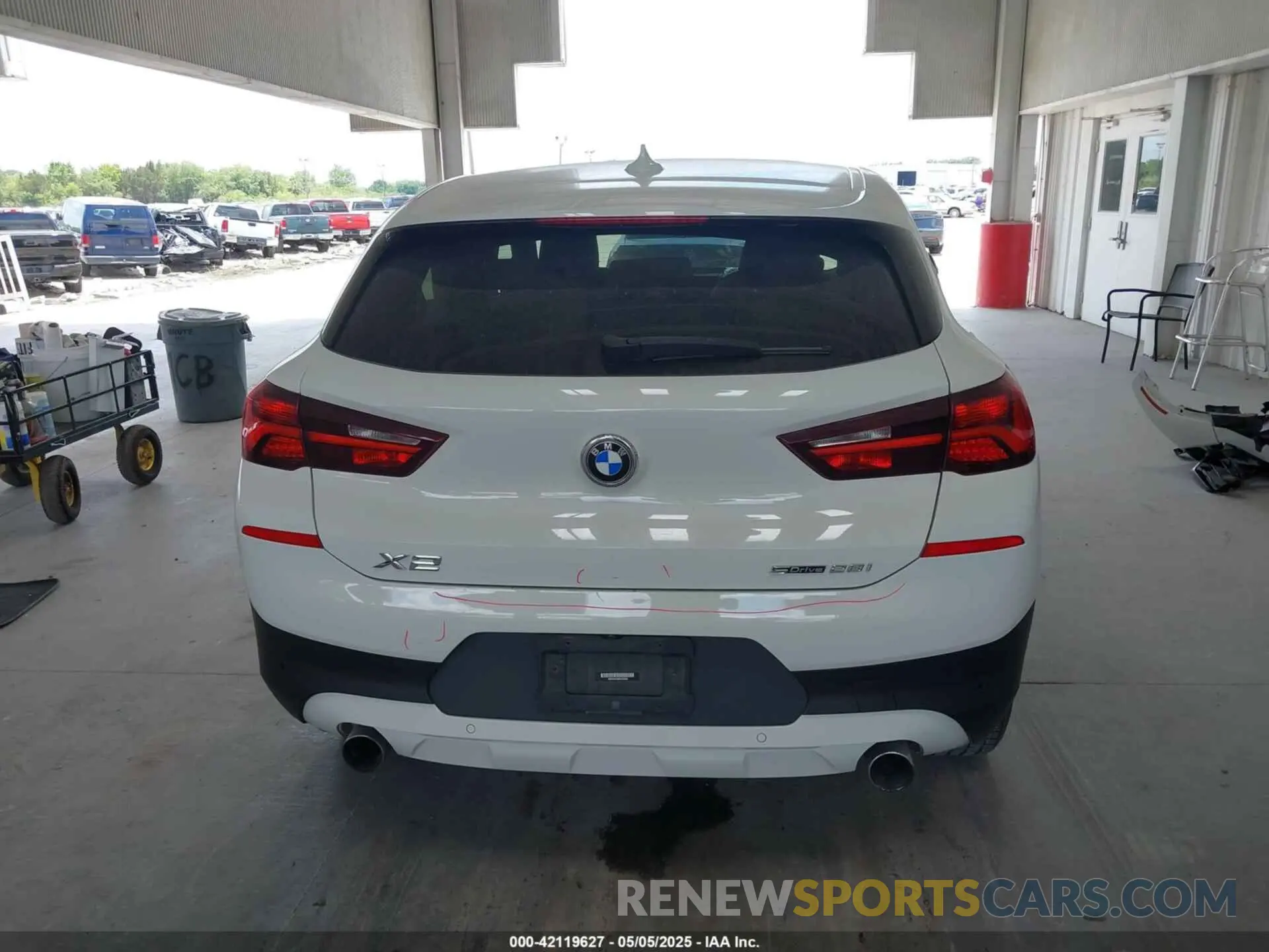 17 Photograph of a damaged car WBXYH9C08N5U29086 BMW X2 2022