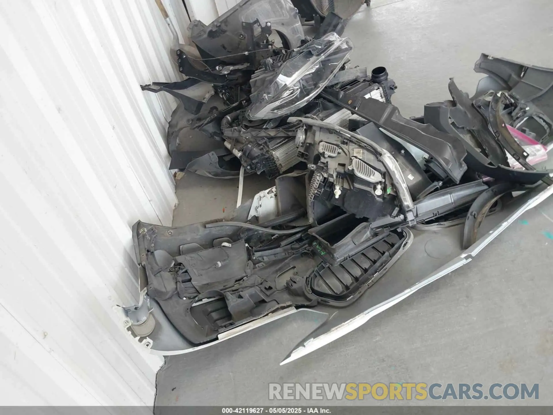 21 Photograph of a damaged car WBXYH9C08N5U29086 BMW X2 2022
