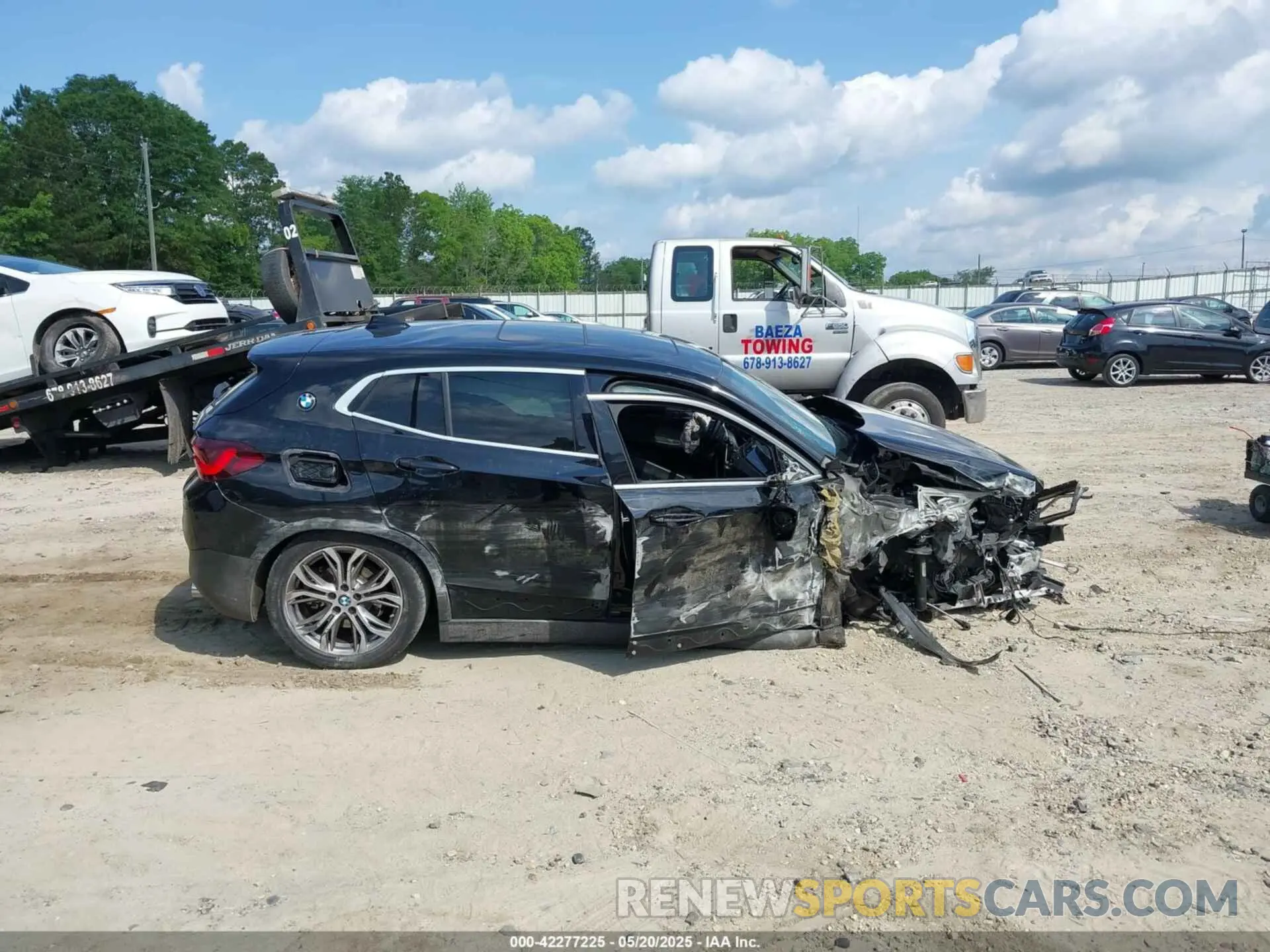 14 Photograph of a damaged car WBXYH9C0XN5U13102 BMW X2 2022
