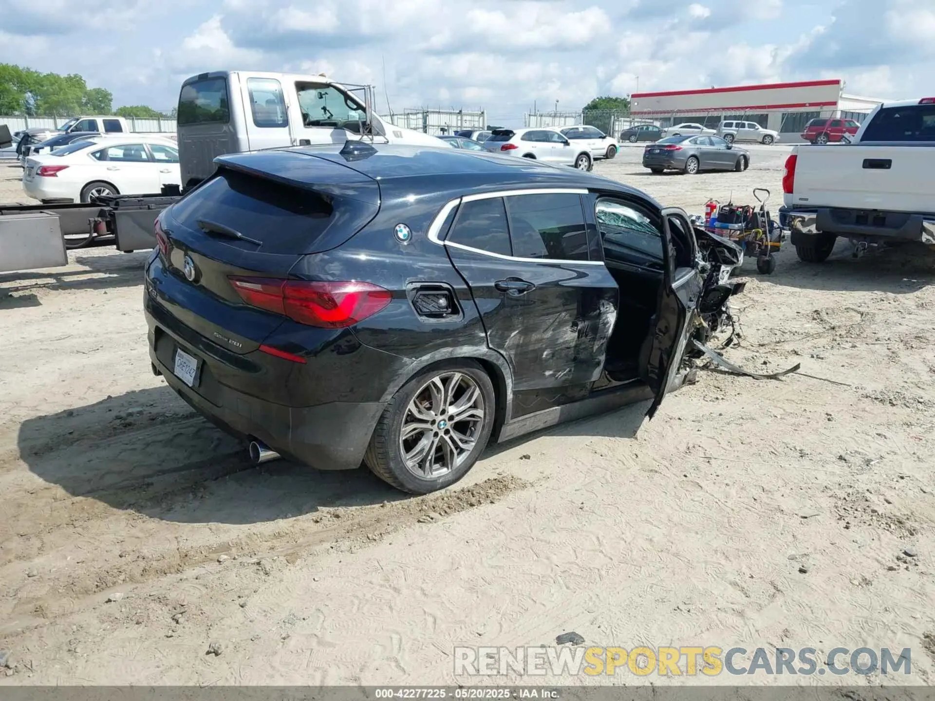 4 Photograph of a damaged car WBXYH9C0XN5U13102 BMW X2 2022