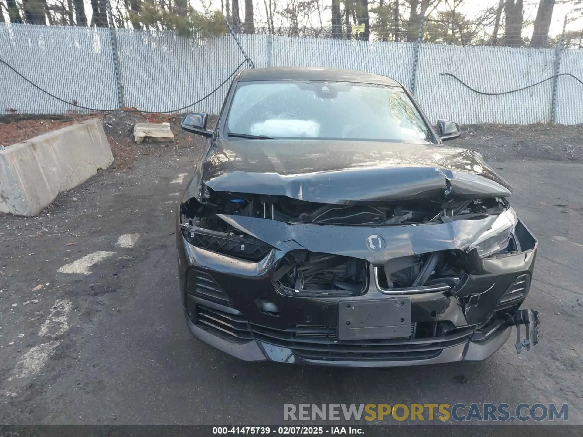 12 Photograph of a damaged car WBXYJ1C02N5T91876 BMW X2 2022