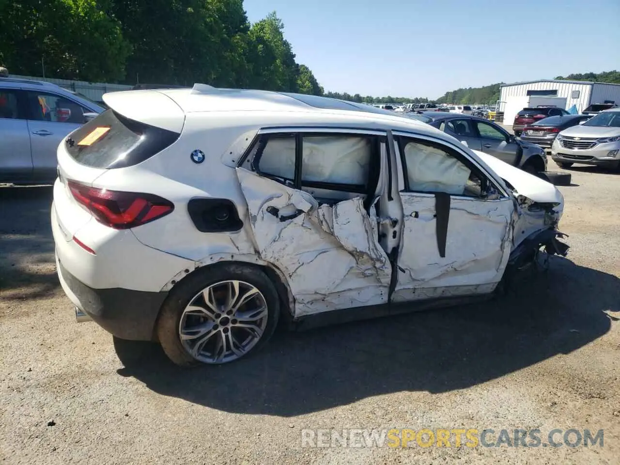 3 Photograph of a damaged car WBXYJ1C02N5U27145 BMW X2 2022