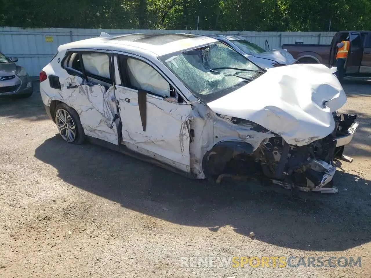 4 Photograph of a damaged car WBXYJ1C02N5U27145 BMW X2 2022
