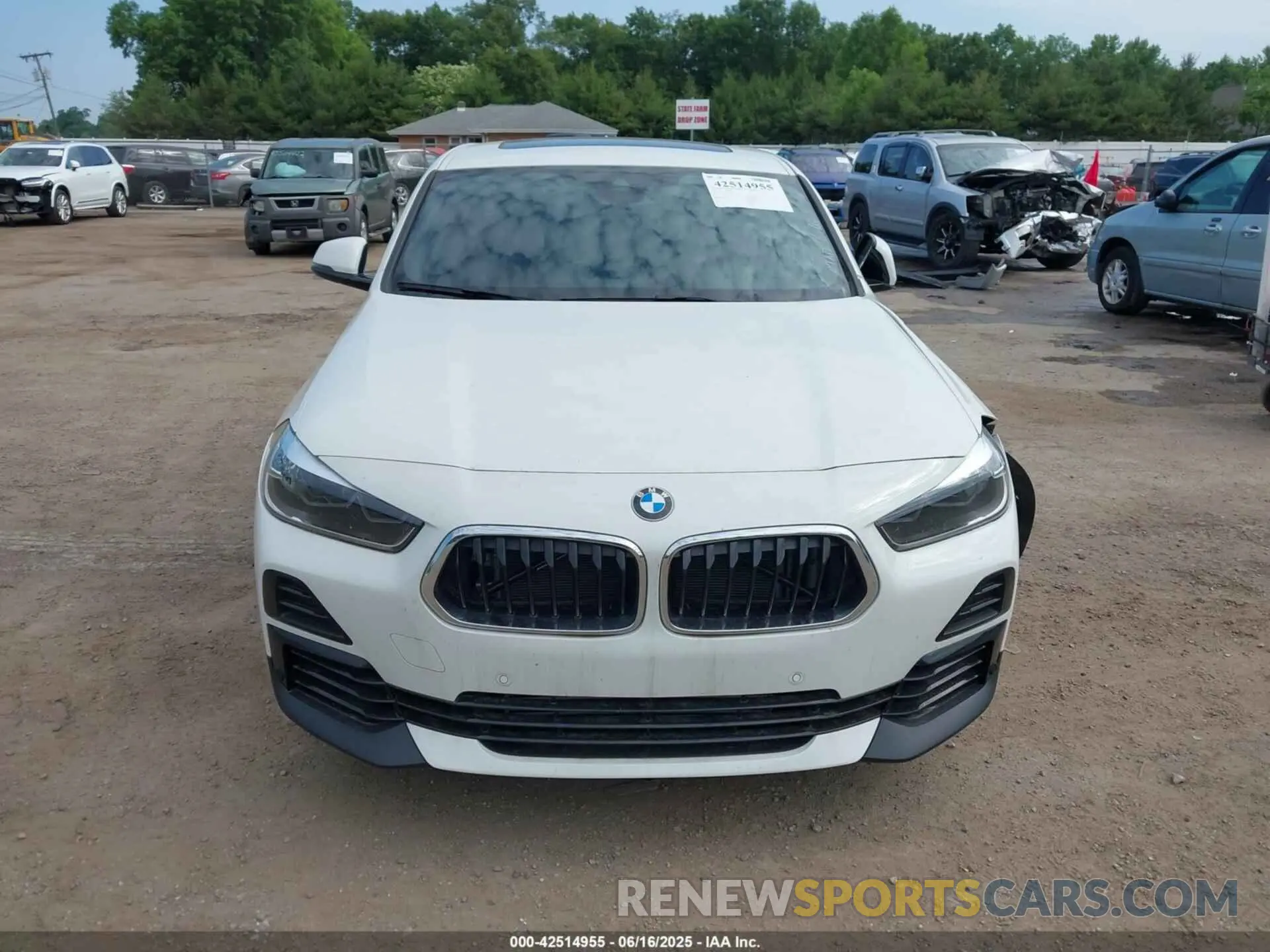 12 Photograph of a damaged car WBXYJ1C08N5T51950 BMW X2 2022
