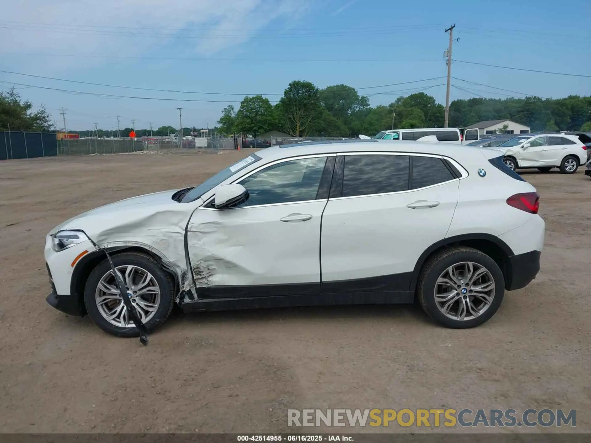 14 Photograph of a damaged car WBXYJ1C08N5T51950 BMW X2 2022
