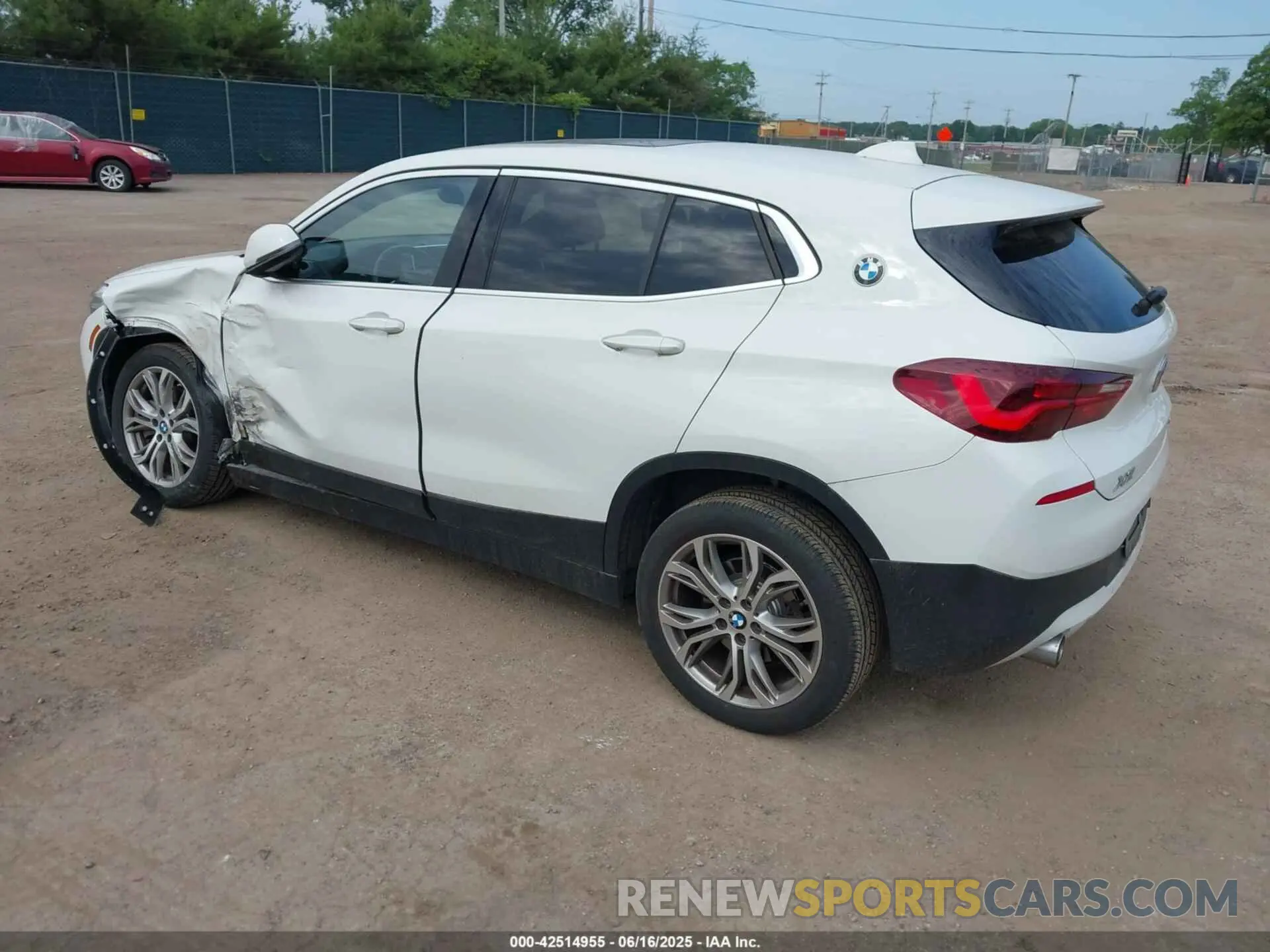 3 Photograph of a damaged car WBXYJ1C08N5T51950 BMW X2 2022
