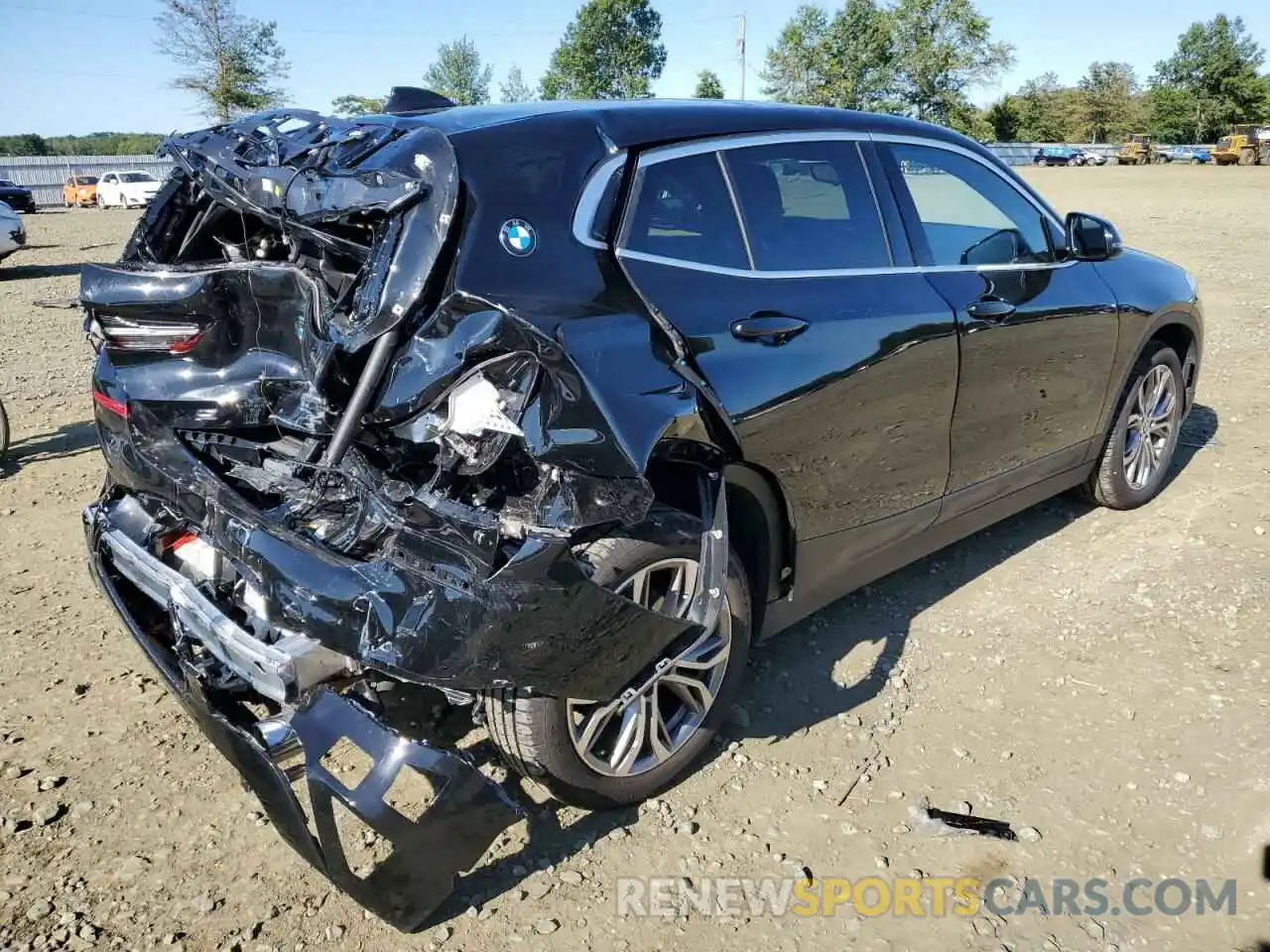 4 Photograph of a damaged car WBXYJ1C0XN5U33663 BMW X2 2022