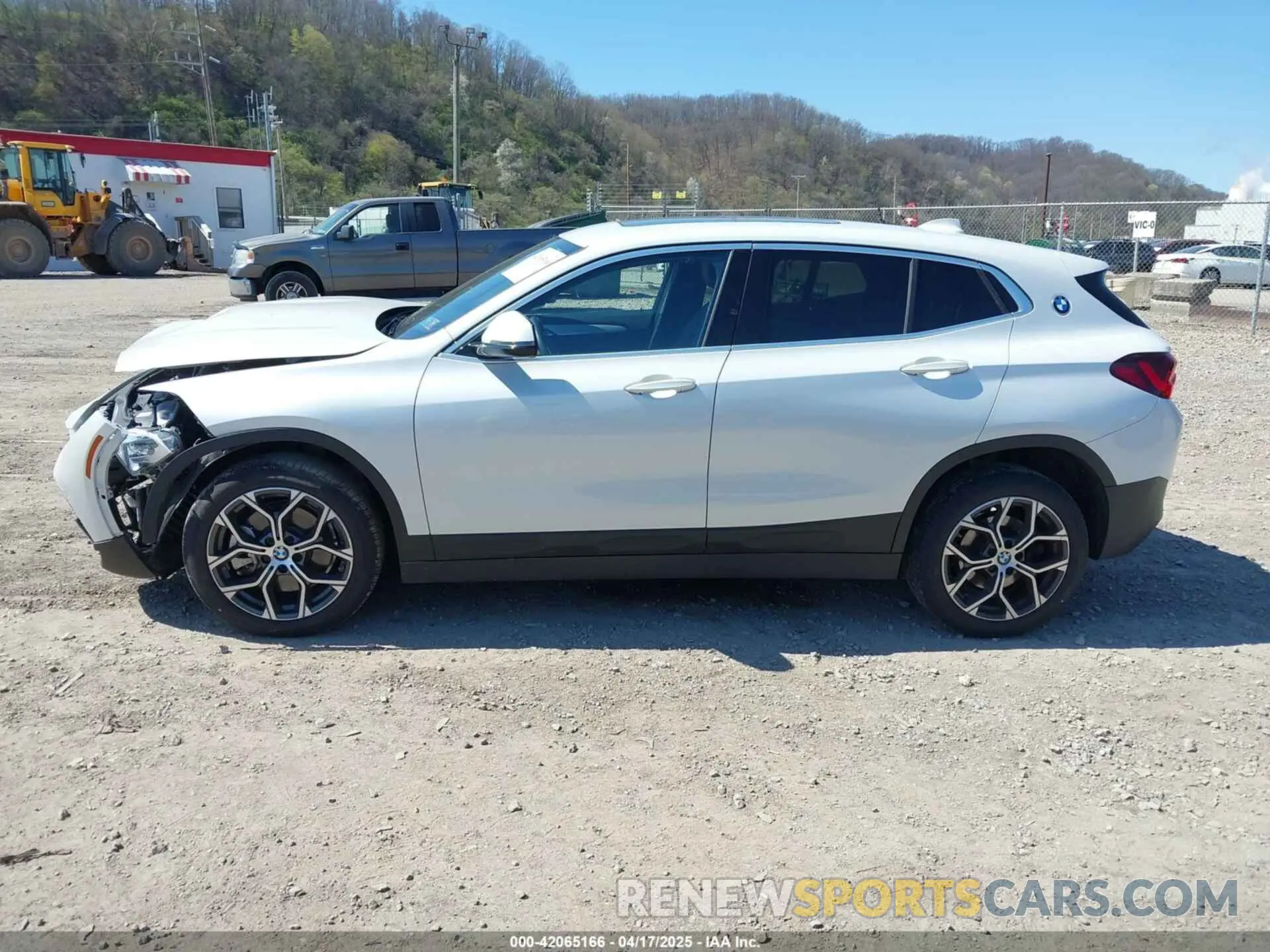 15 Photograph of a damaged car WBXYJ1C0XP5V29988 BMW X2 2023