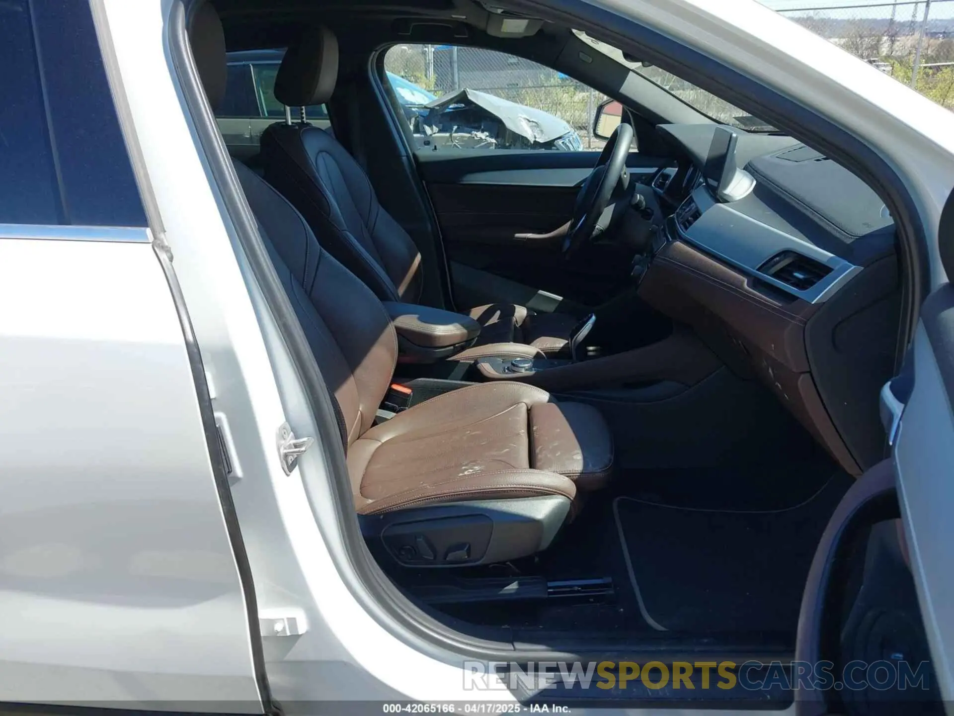 5 Photograph of a damaged car WBXYJ1C0XP5V29988 BMW X2 2023
