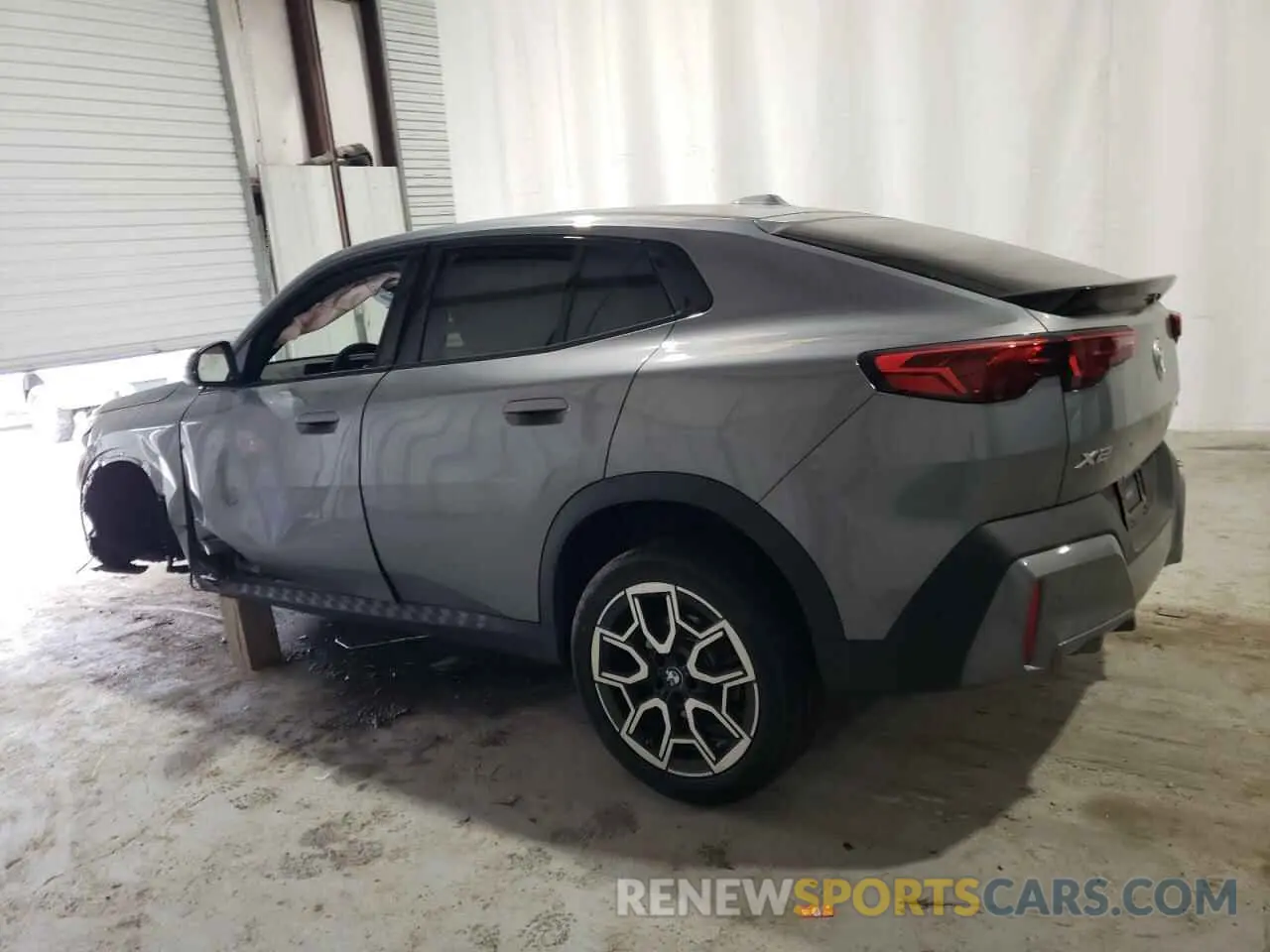 2 Photograph of a damaged car WBX63GM04S5107548 BMW X2 2025