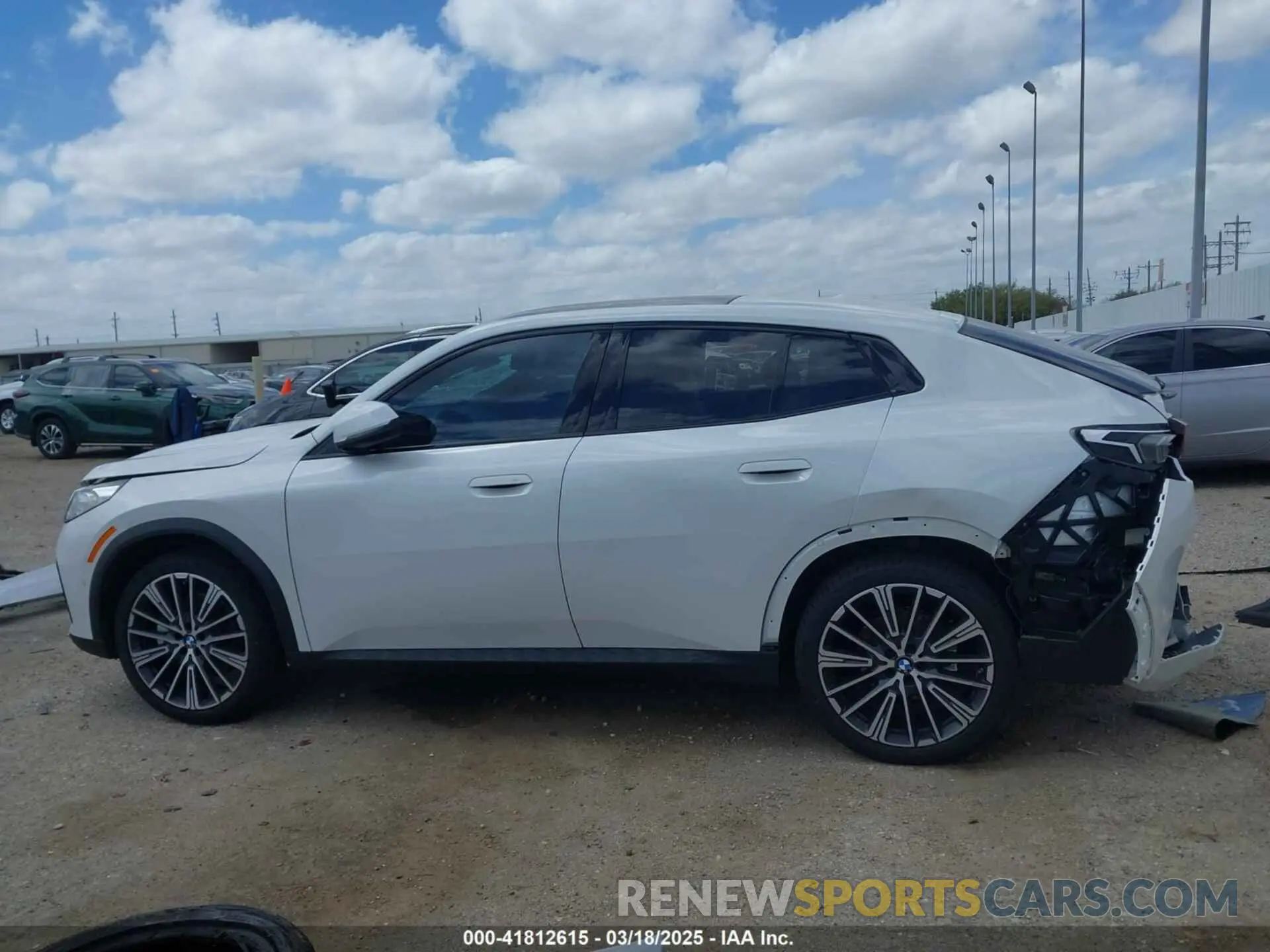 14 Photograph of a damaged car WBX63GM06S5066386 BMW X2 2025