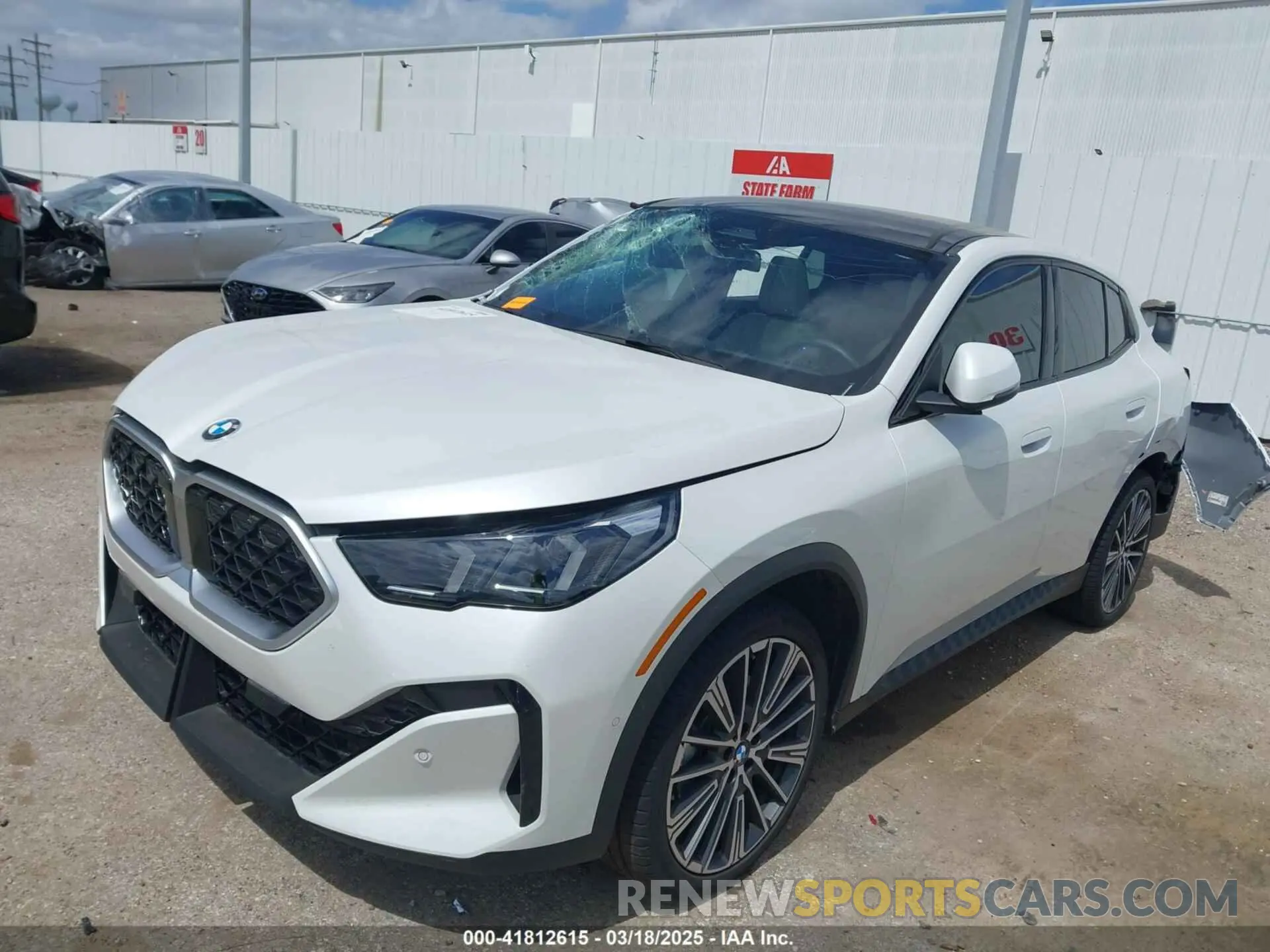 2 Photograph of a damaged car WBX63GM06S5066386 BMW X2 2025