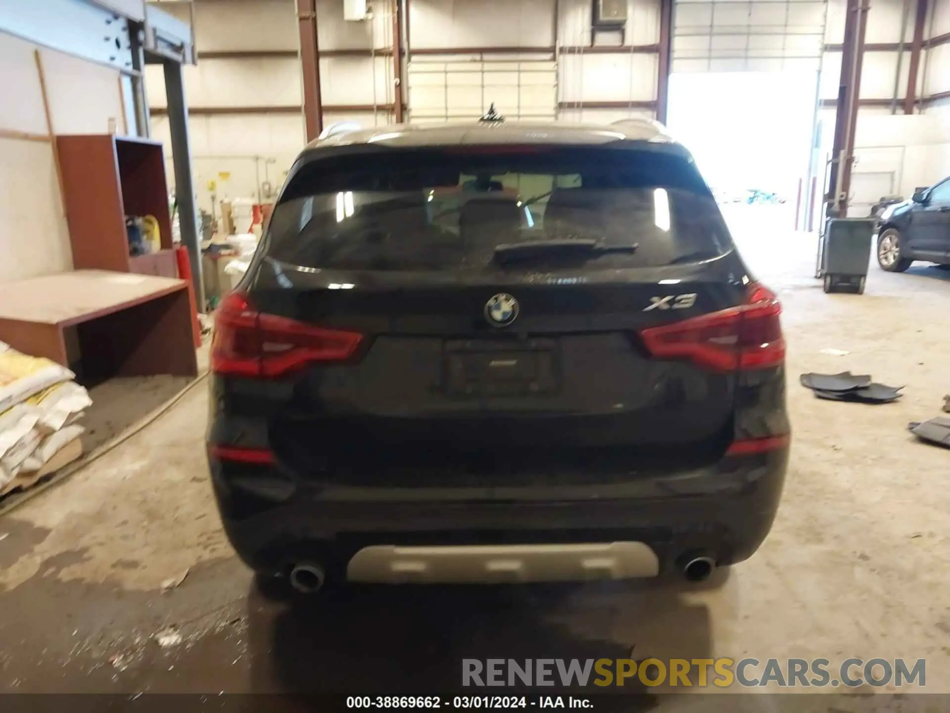 16 Photograph of a damaged car 5UXTR9C51JLC75201 BMW X3 2018