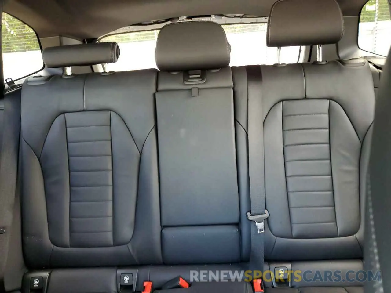 10 Photograph of a damaged car 5UXTR9C54JLD74370 BMW X3 2018