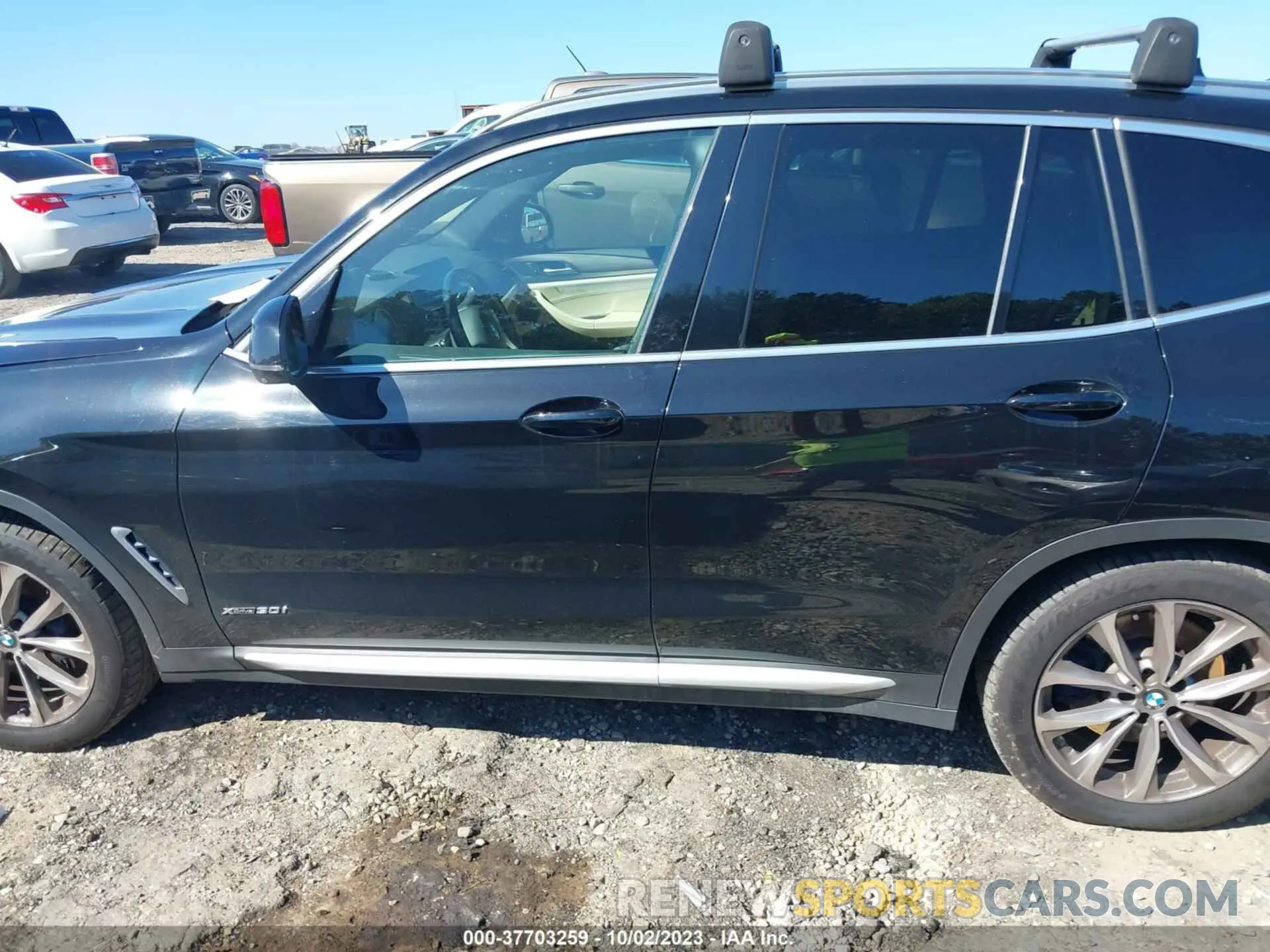 15 Photograph of a damaged car 5UXTR9C5XJLA44670 BMW X3 2018