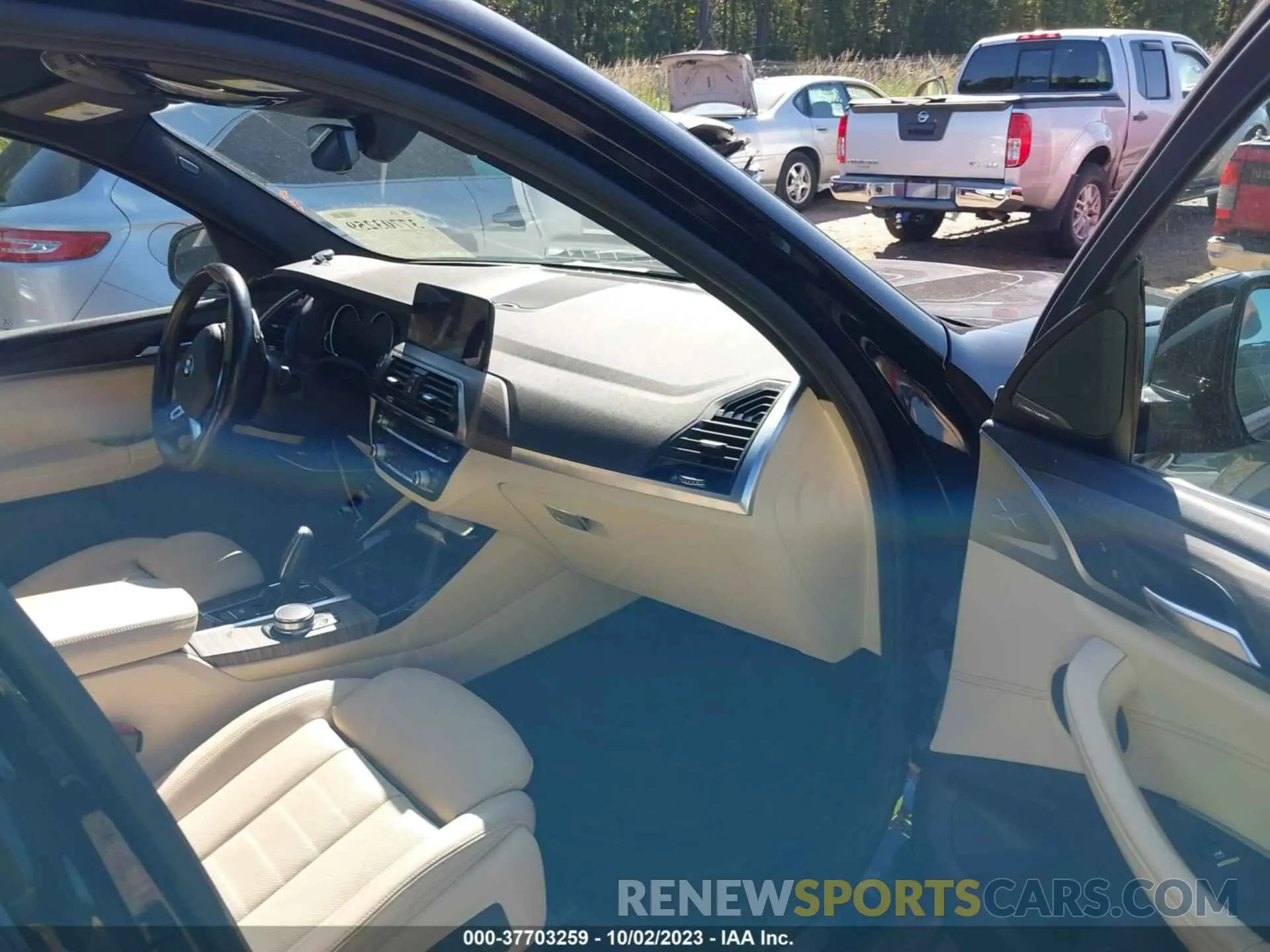 5 Photograph of a damaged car 5UXTR9C5XJLA44670 BMW X3 2018