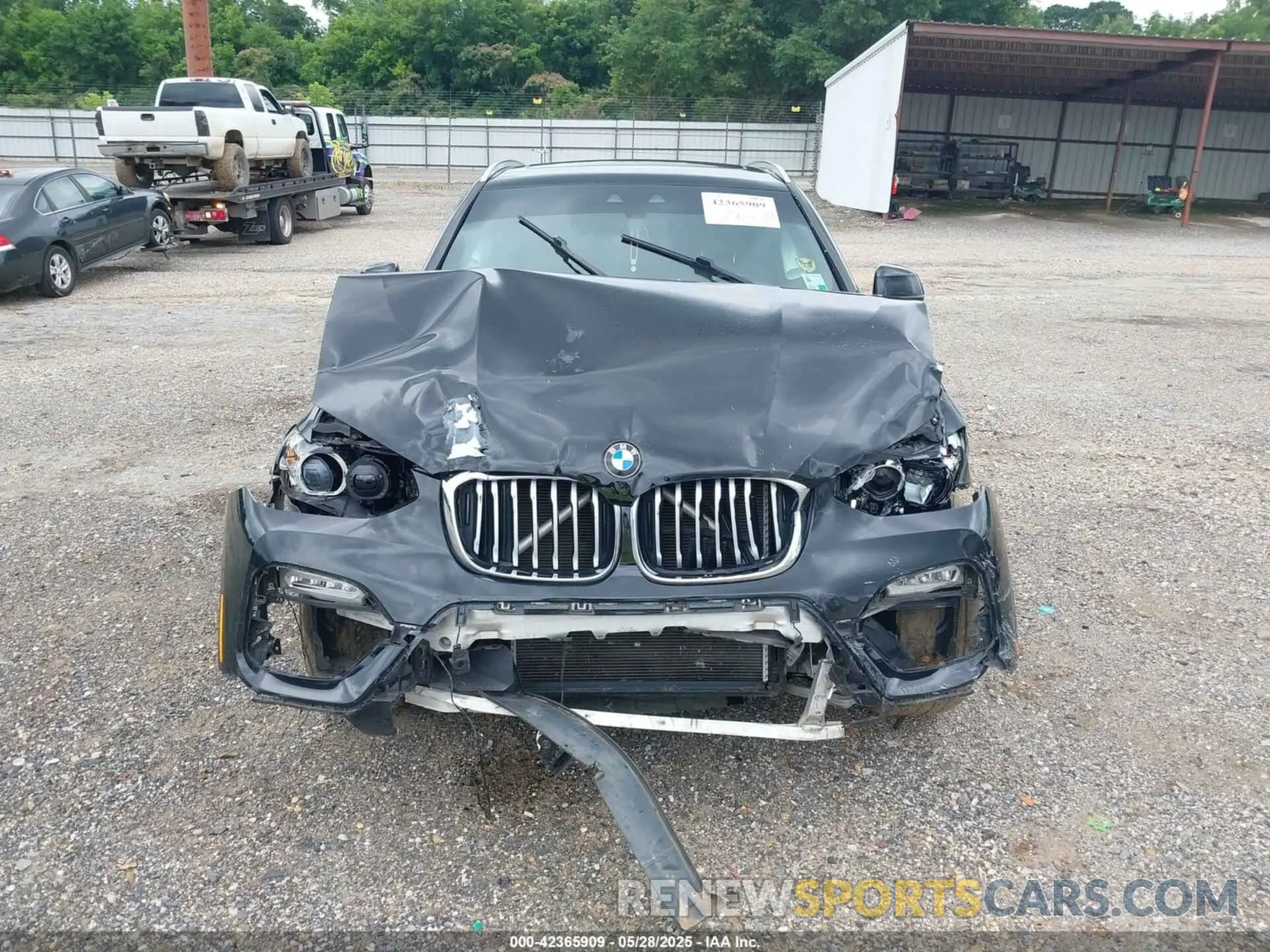 10 Photograph of a damaged car 5UXTR7C50KLE93846 BMW X3 2019