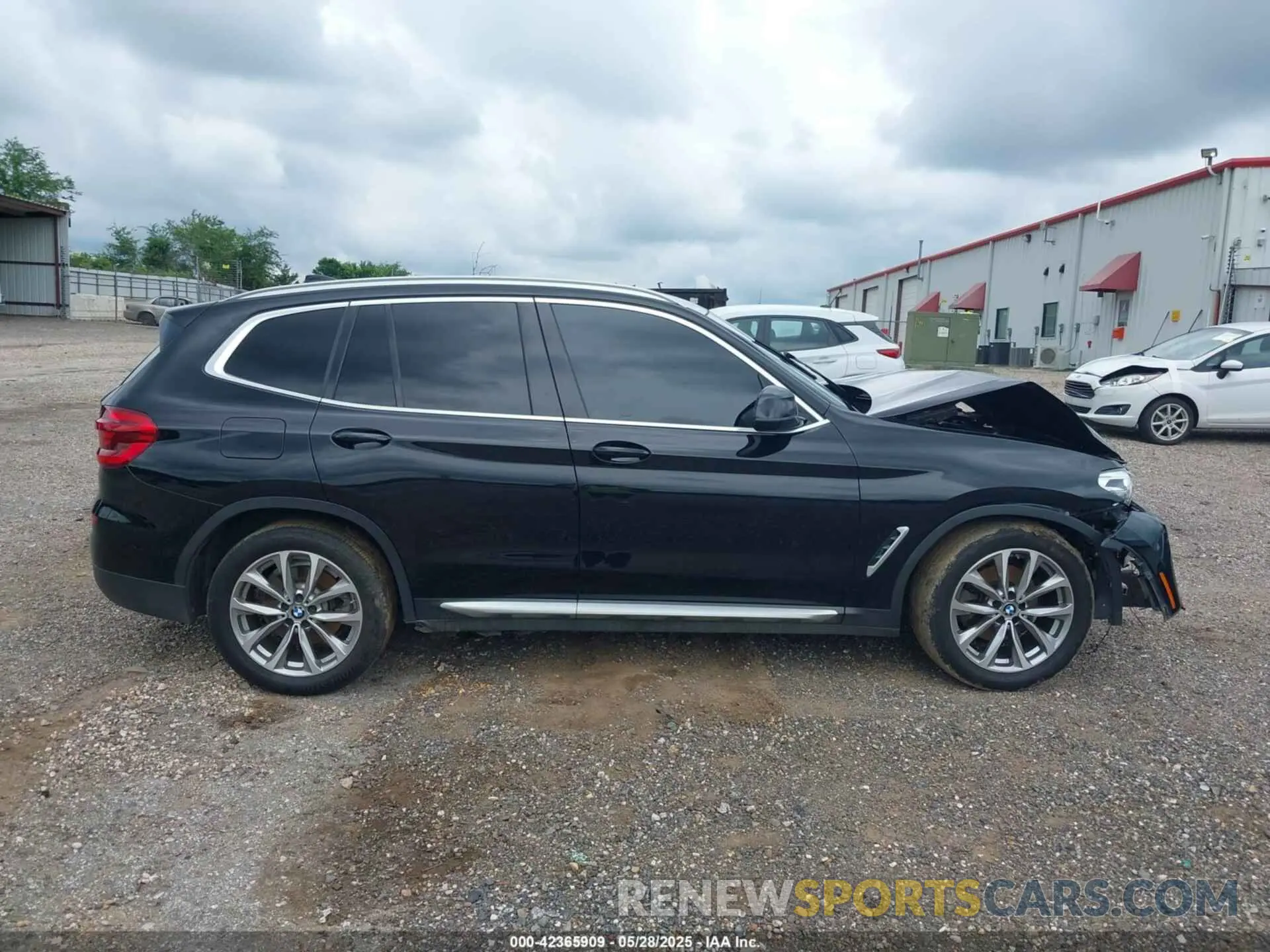 14 Photograph of a damaged car 5UXTR7C50KLE93846 BMW X3 2019