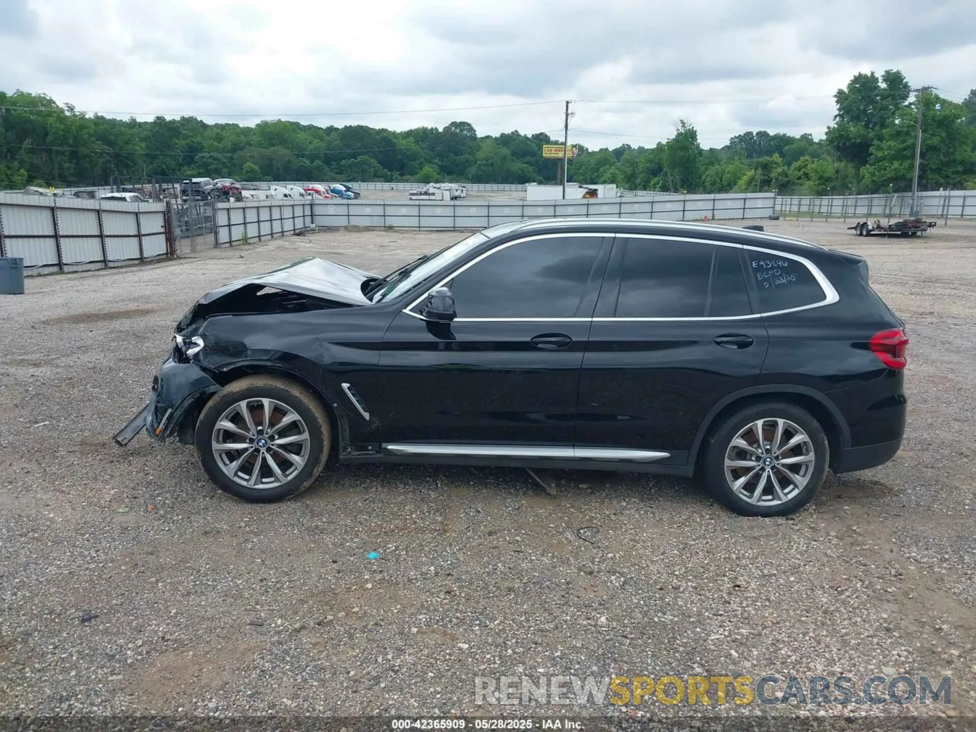 15 Photograph of a damaged car 5UXTR7C50KLE93846 BMW X3 2019
