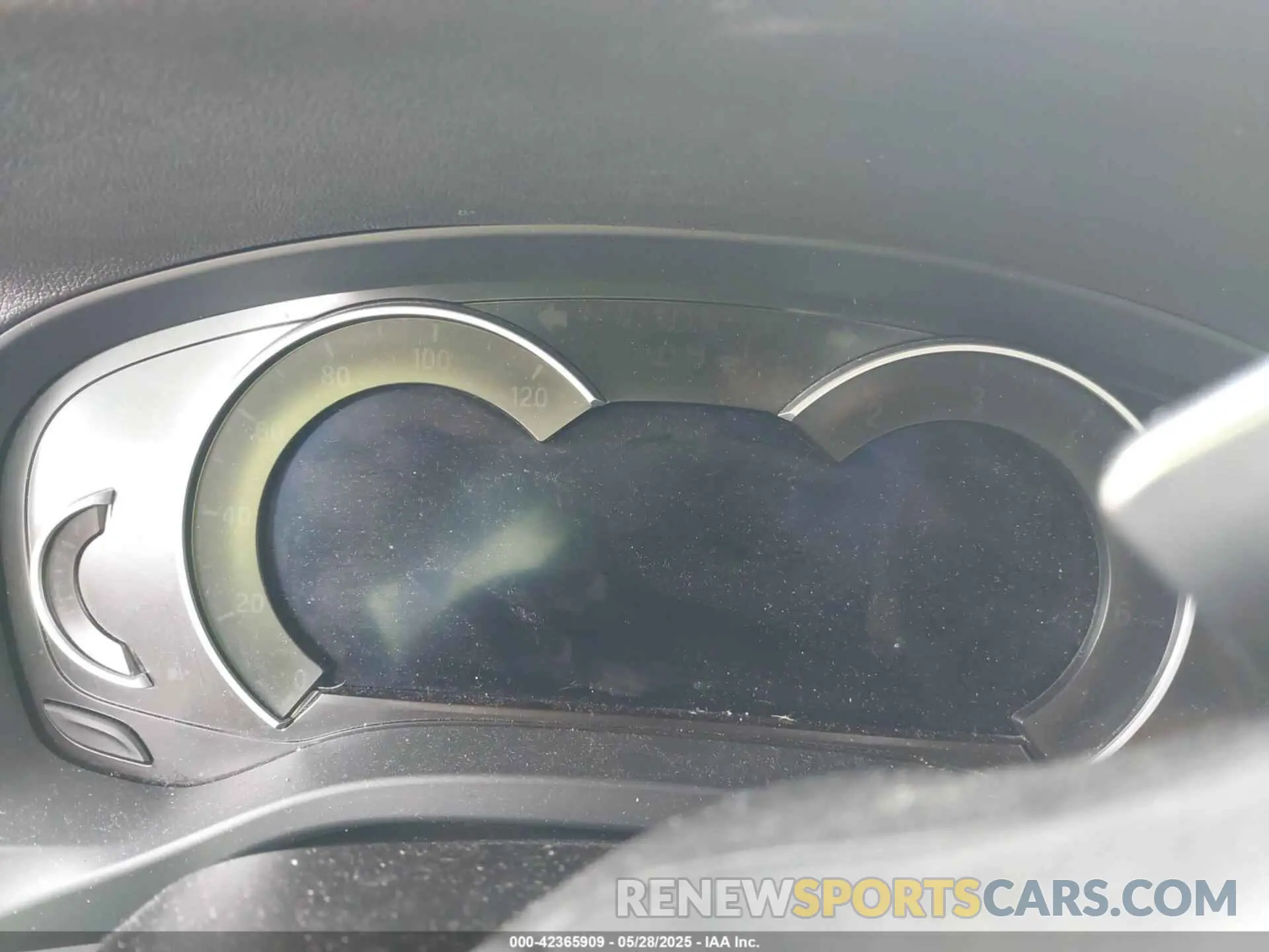 16 Photograph of a damaged car 5UXTR7C50KLE93846 BMW X3 2019