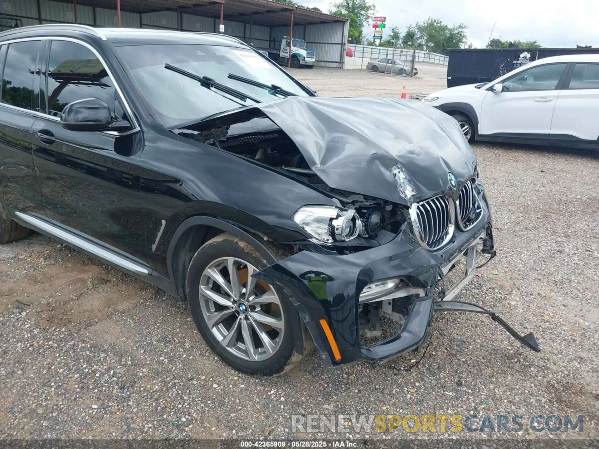 19 Photograph of a damaged car 5UXTR7C50KLE93846 BMW X3 2019