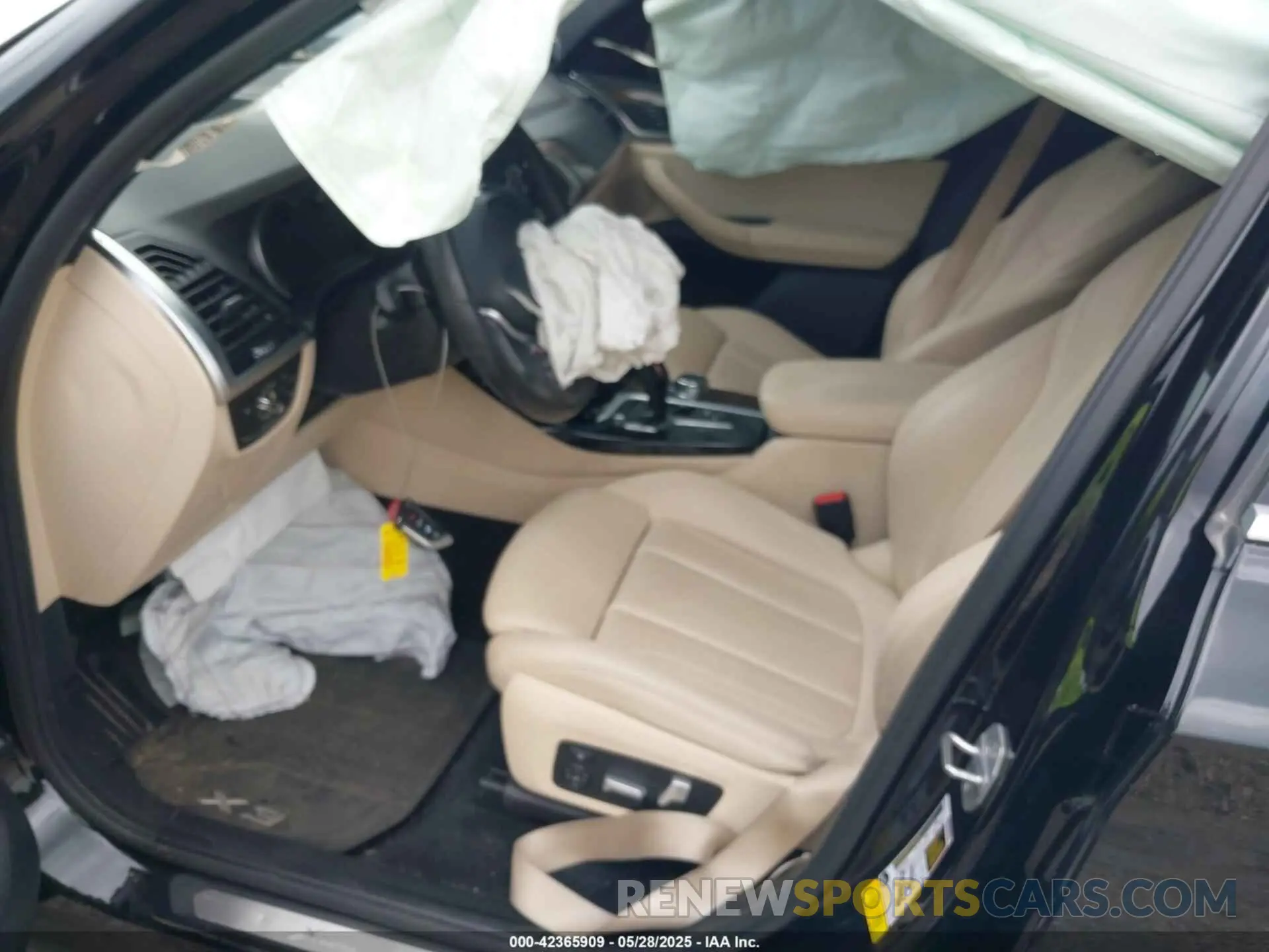 6 Photograph of a damaged car 5UXTR7C50KLE93846 BMW X3 2019