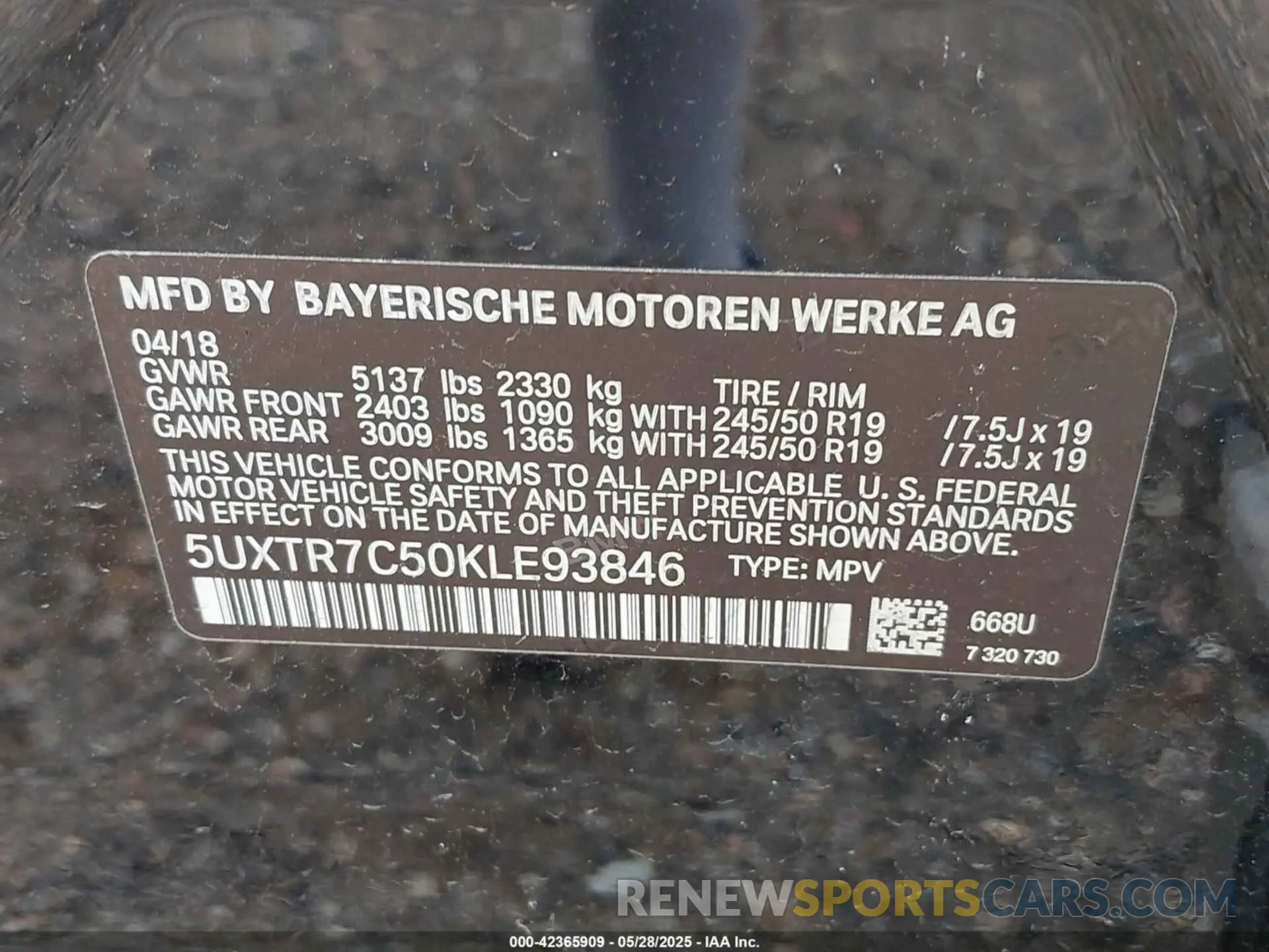 9 Photograph of a damaged car 5UXTR7C50KLE93846 BMW X3 2019