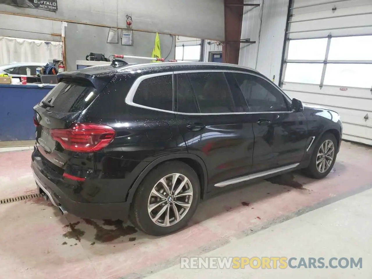 3 Photograph of a damaged car 5UXTR7C50KLE94804 BMW X3 2019