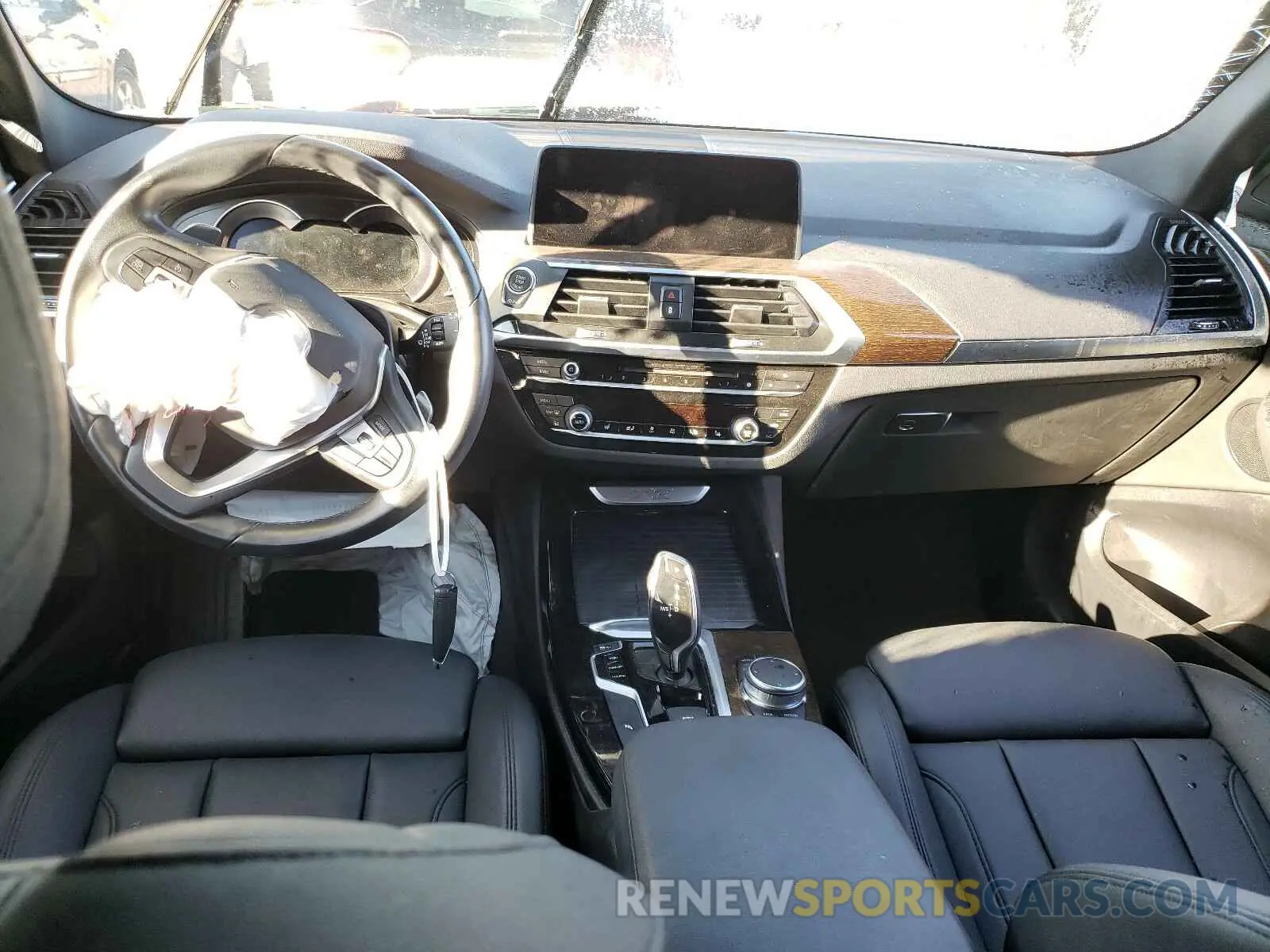 9 Photograph of a damaged car 5UXTR7C50KLF26862 BMW X3 2019