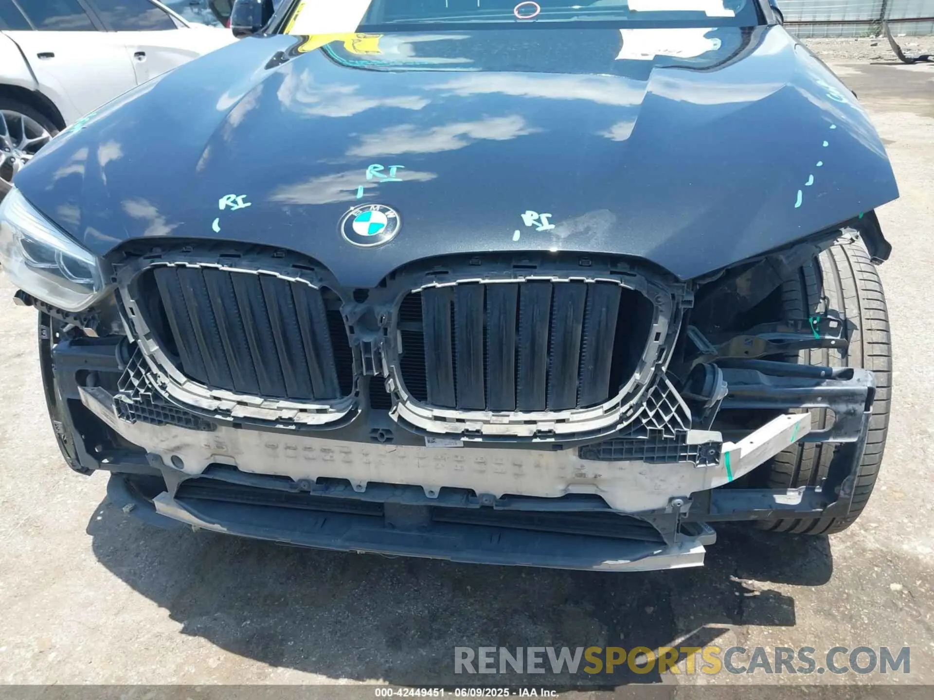 13 Photograph of a damaged car 5UXTR7C50KLF31866 BMW X3 2019