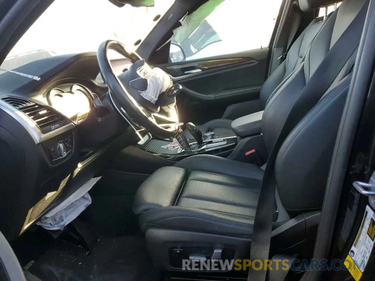 7 Photograph of a damaged car 5UXTR7C50KLF33102 BMW X3 2019