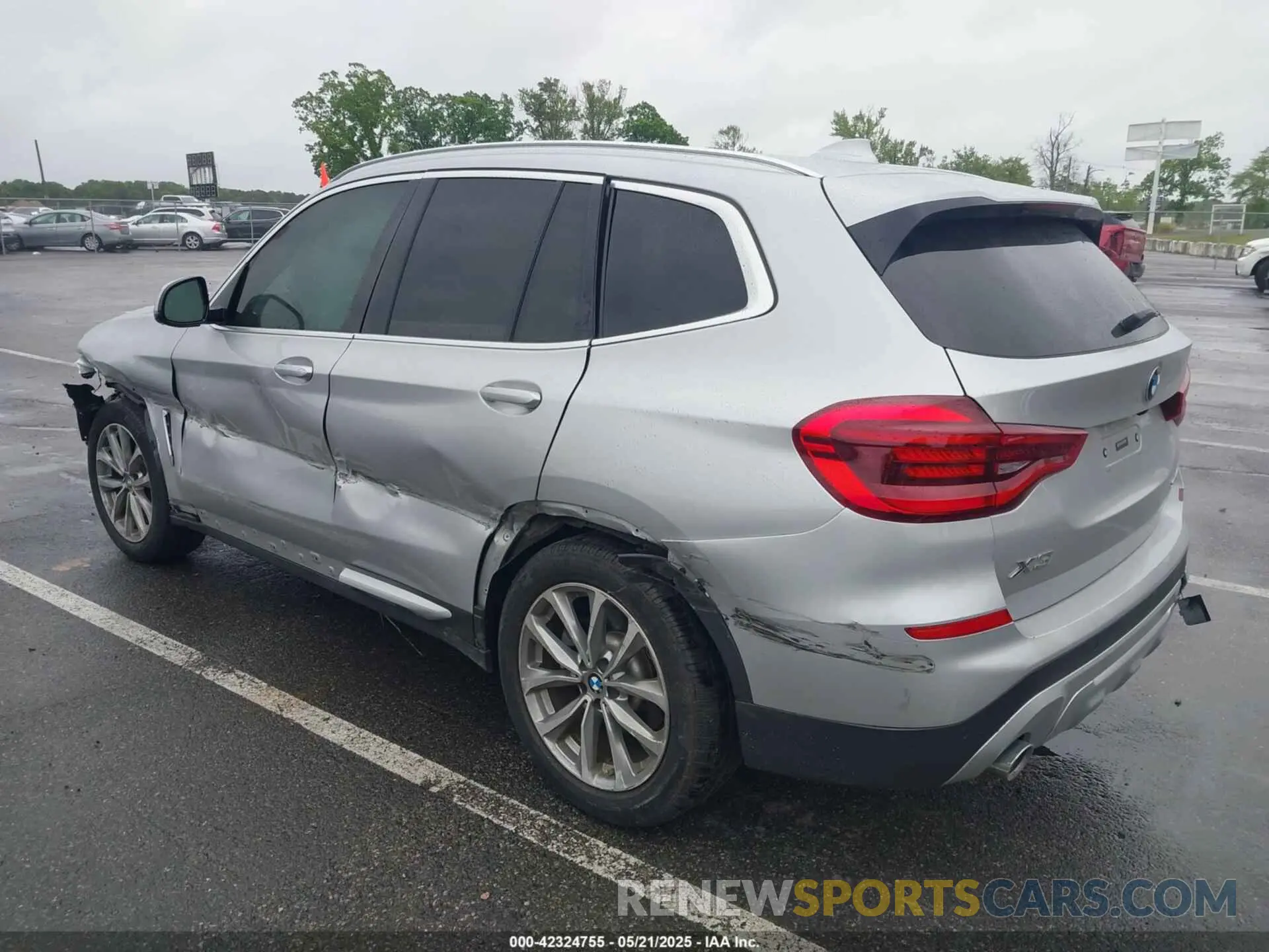 3 Photograph of a damaged car 5UXTR7C50KLF33892 BMW X3 2019