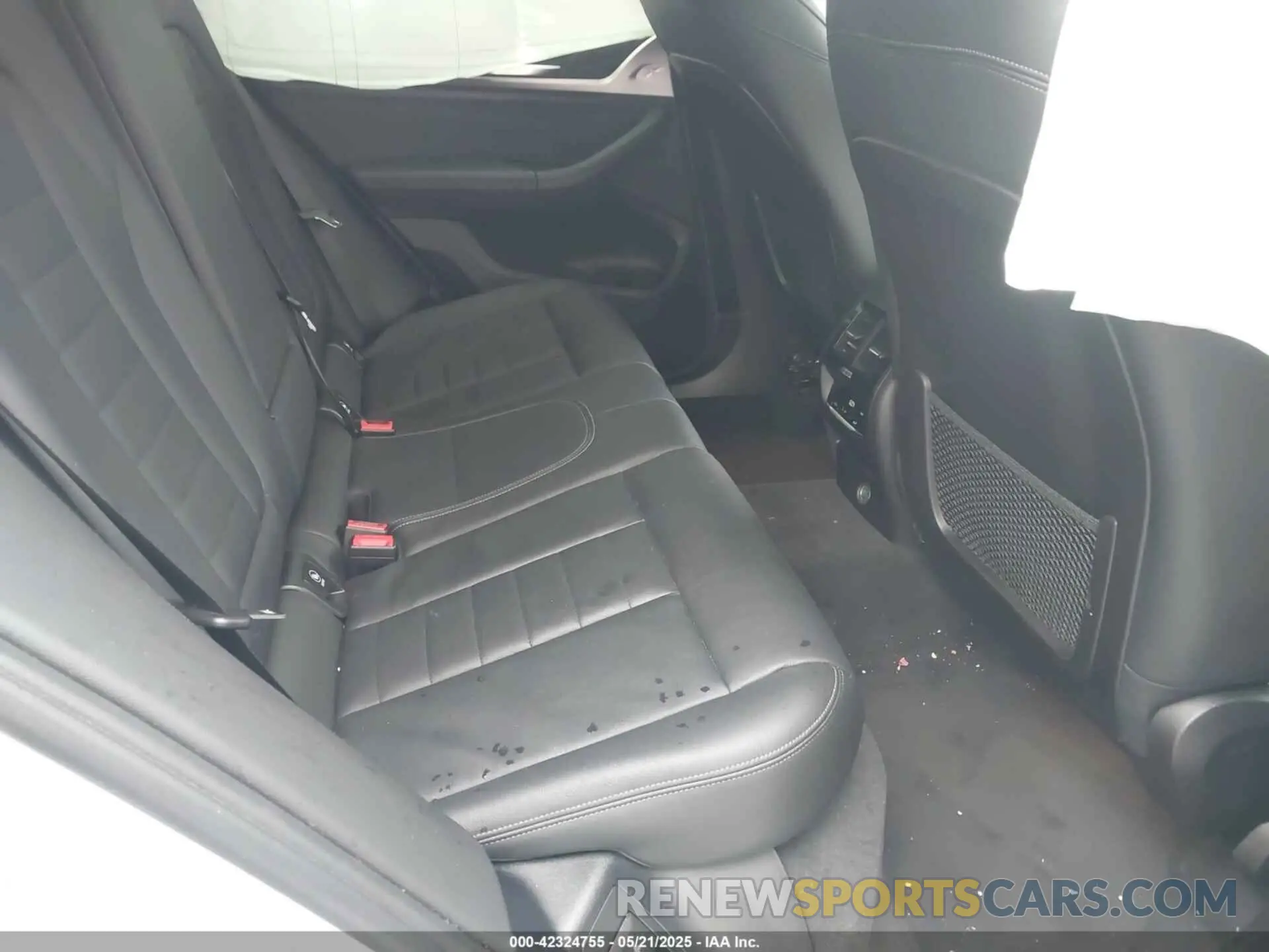 8 Photograph of a damaged car 5UXTR7C50KLF33892 BMW X3 2019