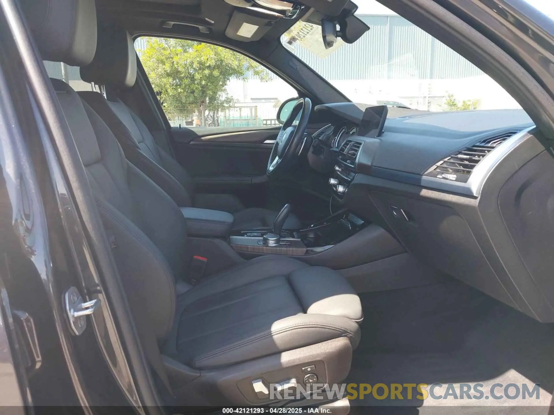 5 Photograph of a damaged car 5UXTR7C50KLF37747 BMW X3 2019