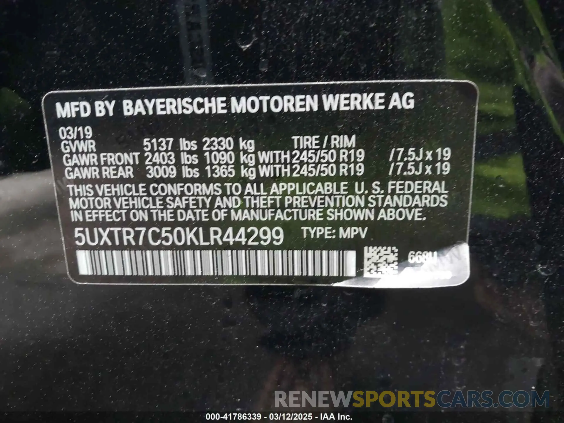 9 Photograph of a damaged car 5UXTR7C50KLR44299 BMW X3 2019
