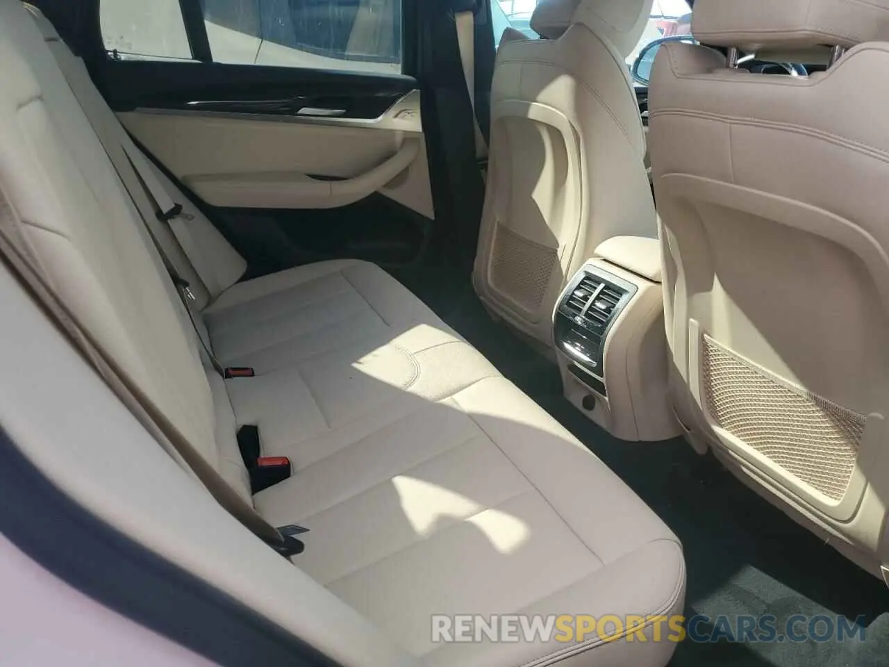 11 Photograph of a damaged car 5UXTR7C51KLA48631 BMW X3 2019