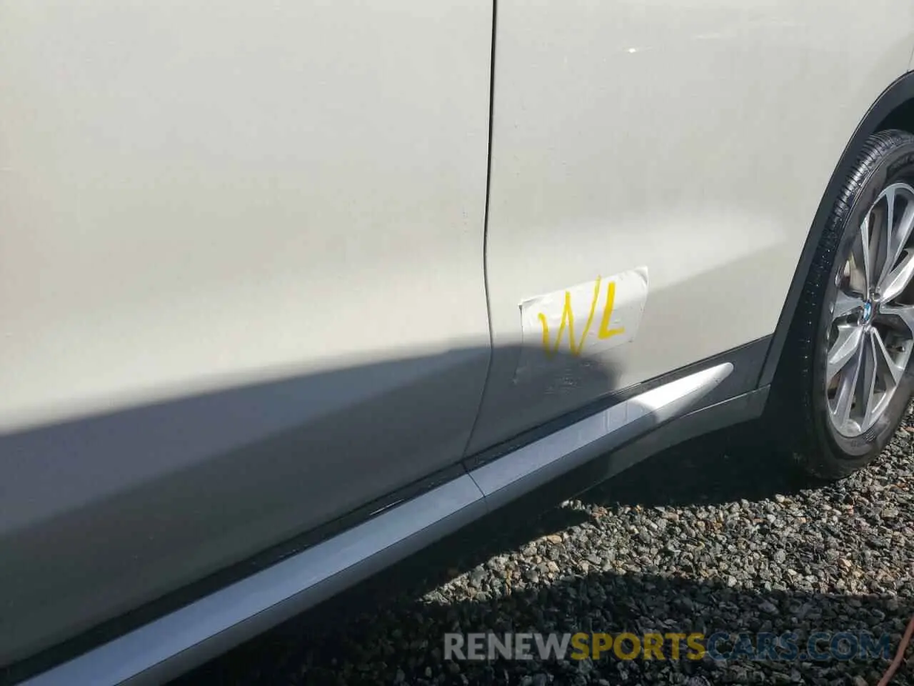 13 Photograph of a damaged car 5UXTR7C51KLA48631 BMW X3 2019