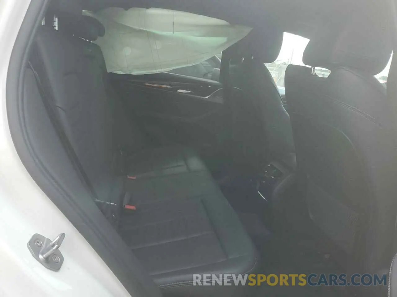 11 Photograph of a damaged car 5UXTR7C51KLE93810 BMW X3 2019