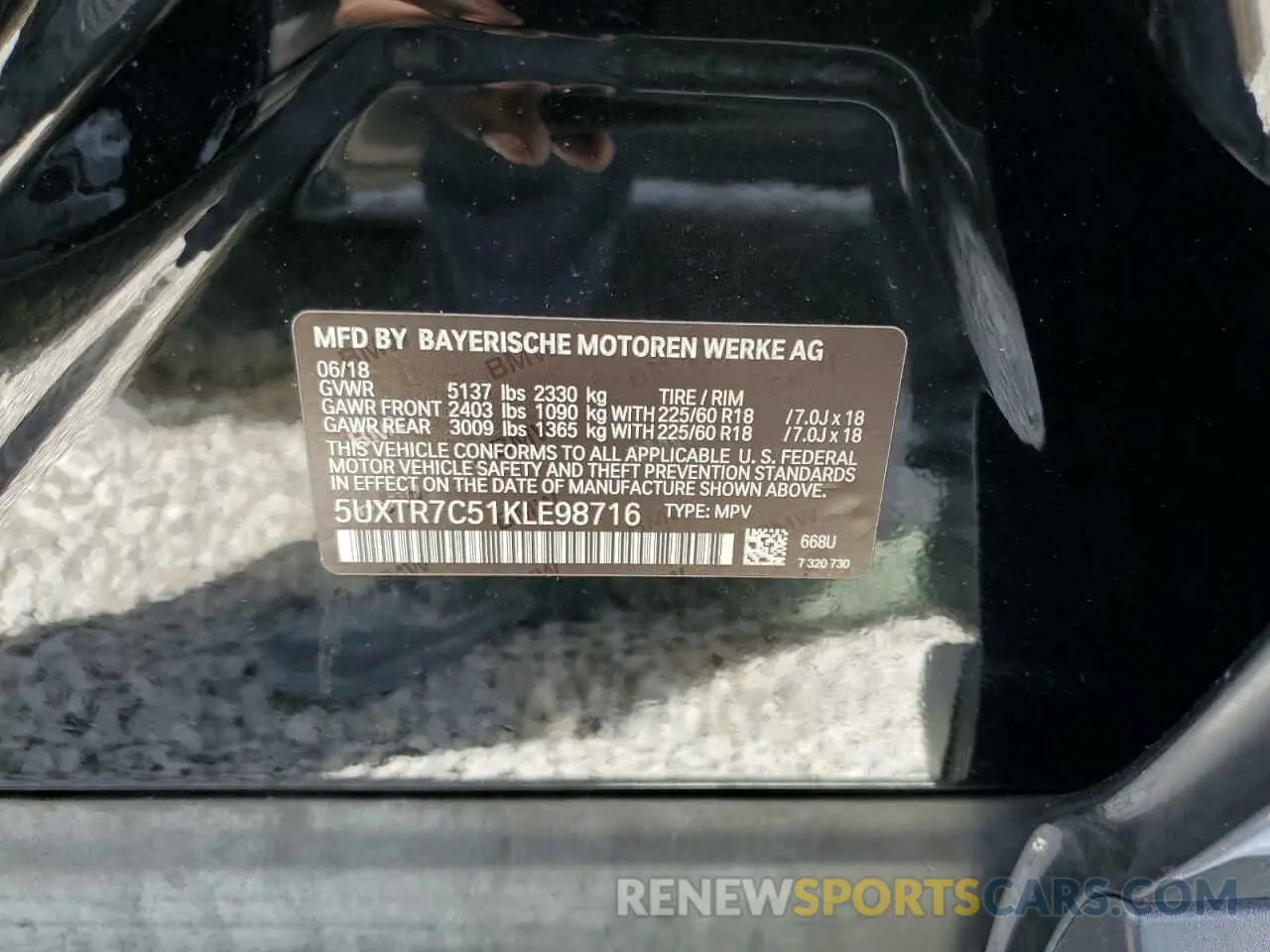 10 Photograph of a damaged car 5UXTR7C51KLE98716 BMW X3 2019