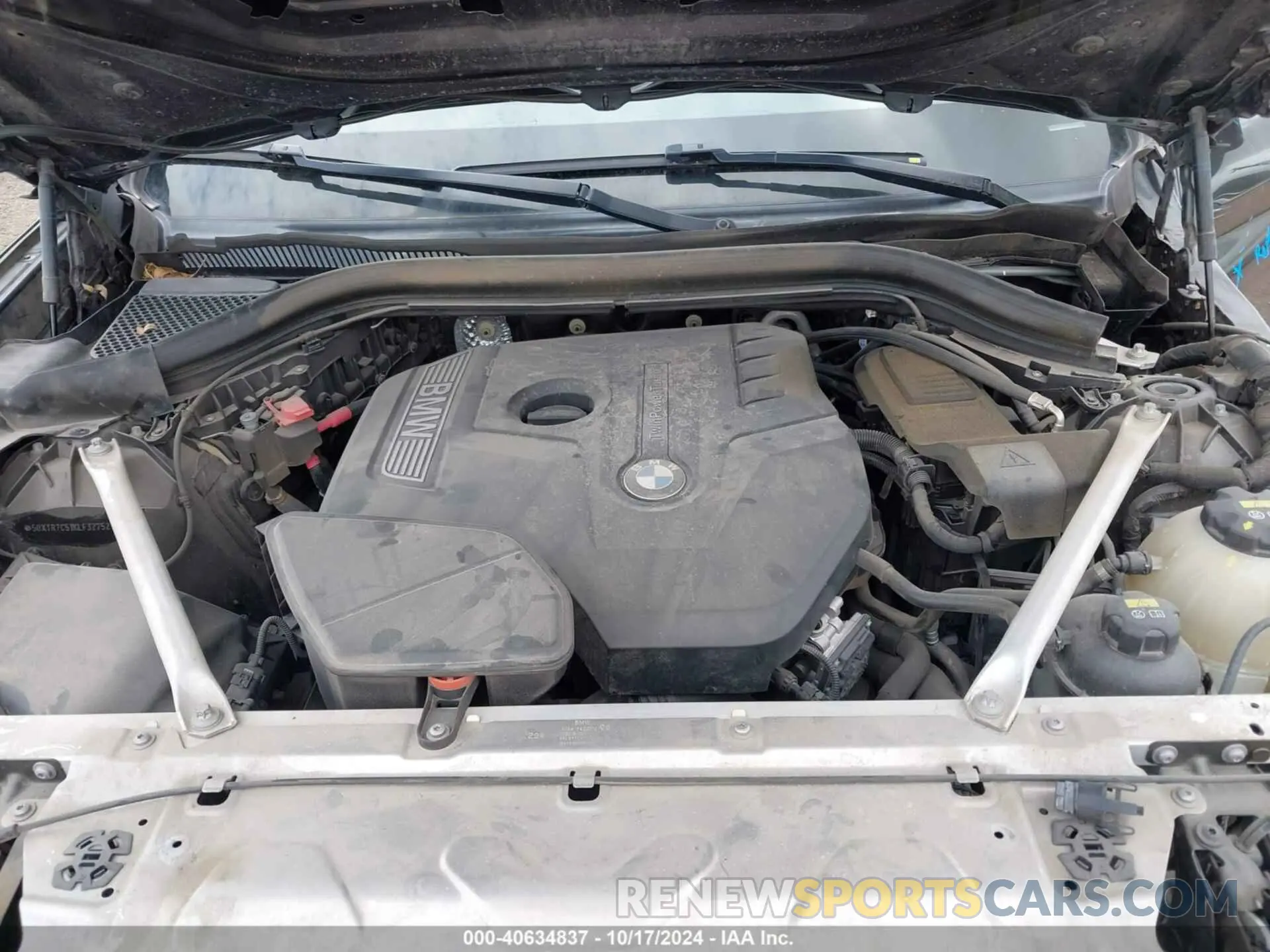 10 Photograph of a damaged car 5UXTR7C51KLF32752 BMW X3 2019