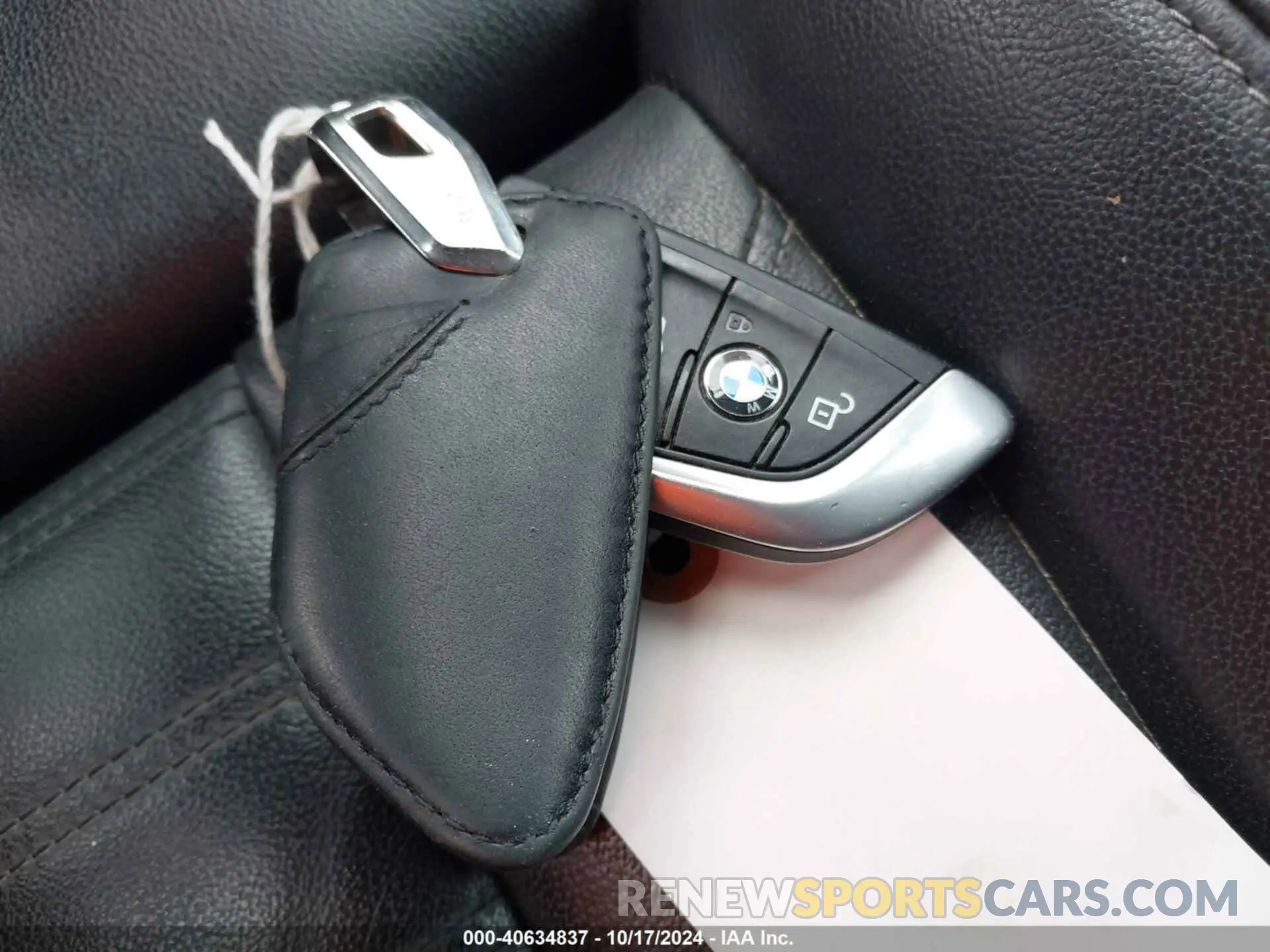 11 Photograph of a damaged car 5UXTR7C51KLF32752 BMW X3 2019
