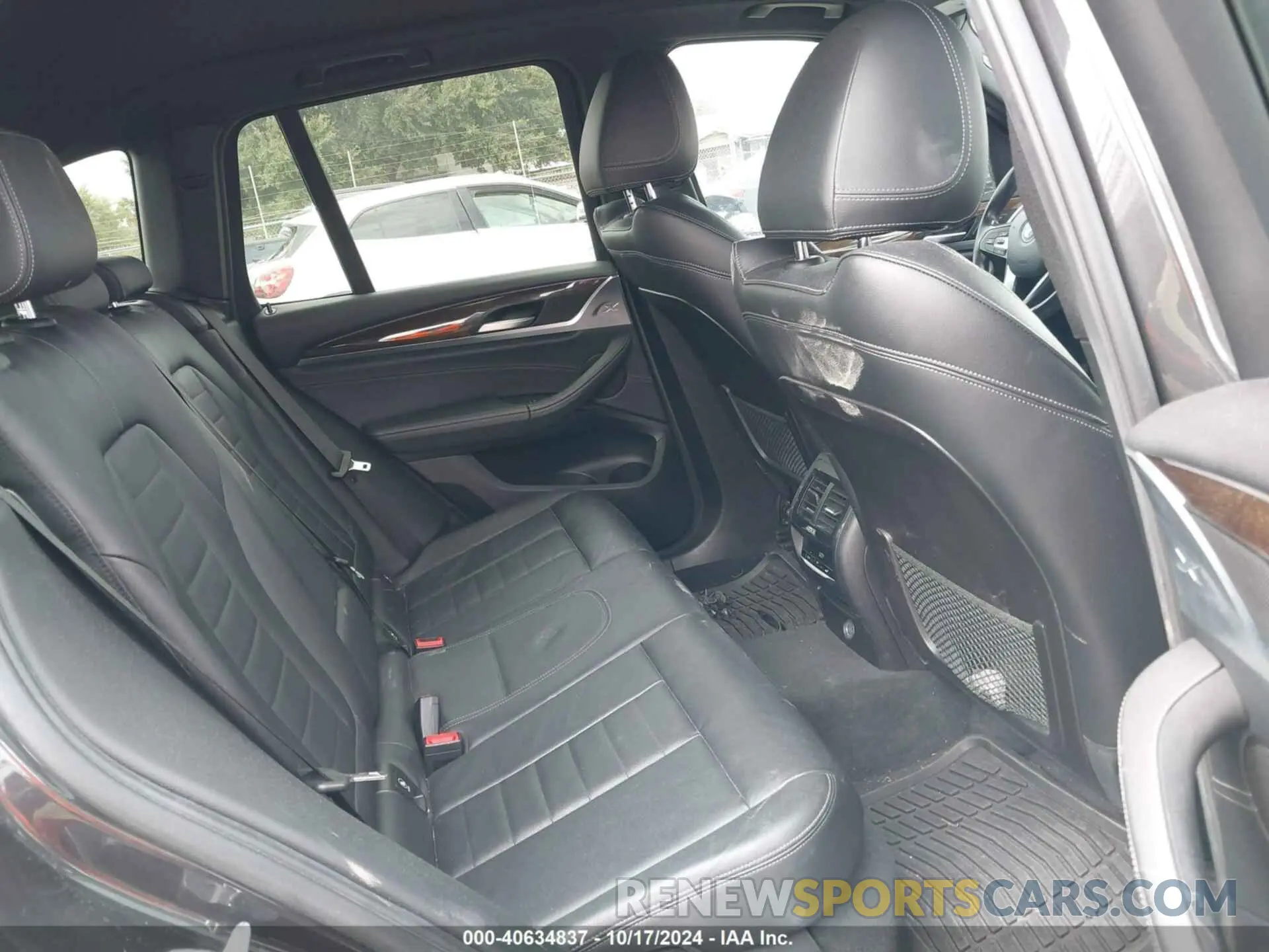 8 Photograph of a damaged car 5UXTR7C51KLF32752 BMW X3 2019