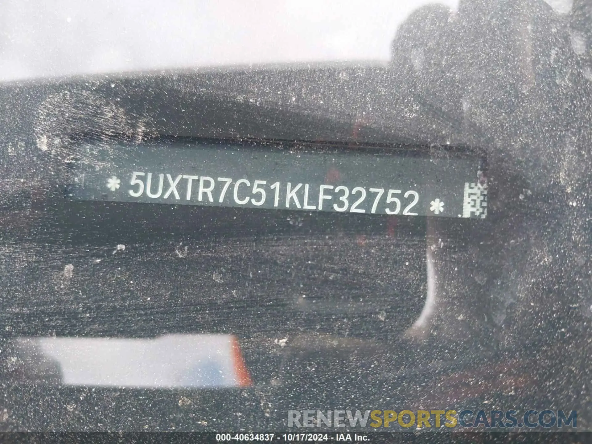 9 Photograph of a damaged car 5UXTR7C51KLF32752 BMW X3 2019