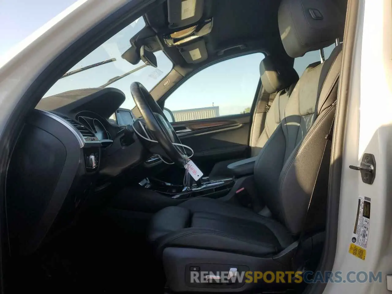 7 Photograph of a damaged car 5UXTR7C51KLF36493 BMW X3 2019