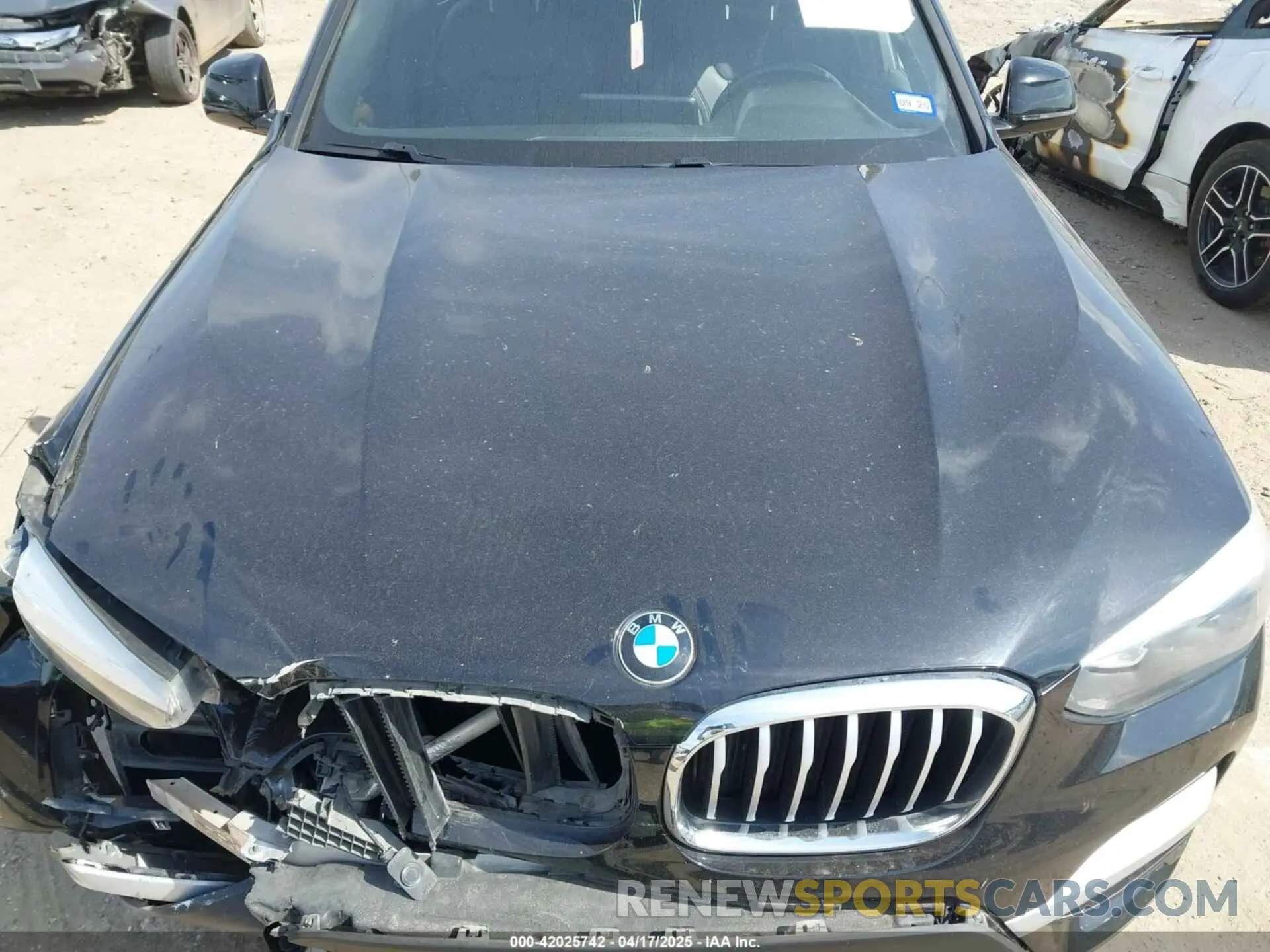 10 Photograph of a damaged car 5UXTR7C51KLR47213 BMW X3 2019