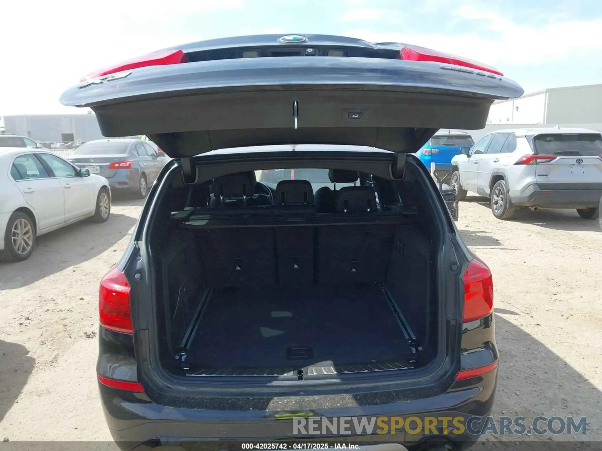17 Photograph of a damaged car 5UXTR7C51KLR47213 BMW X3 2019