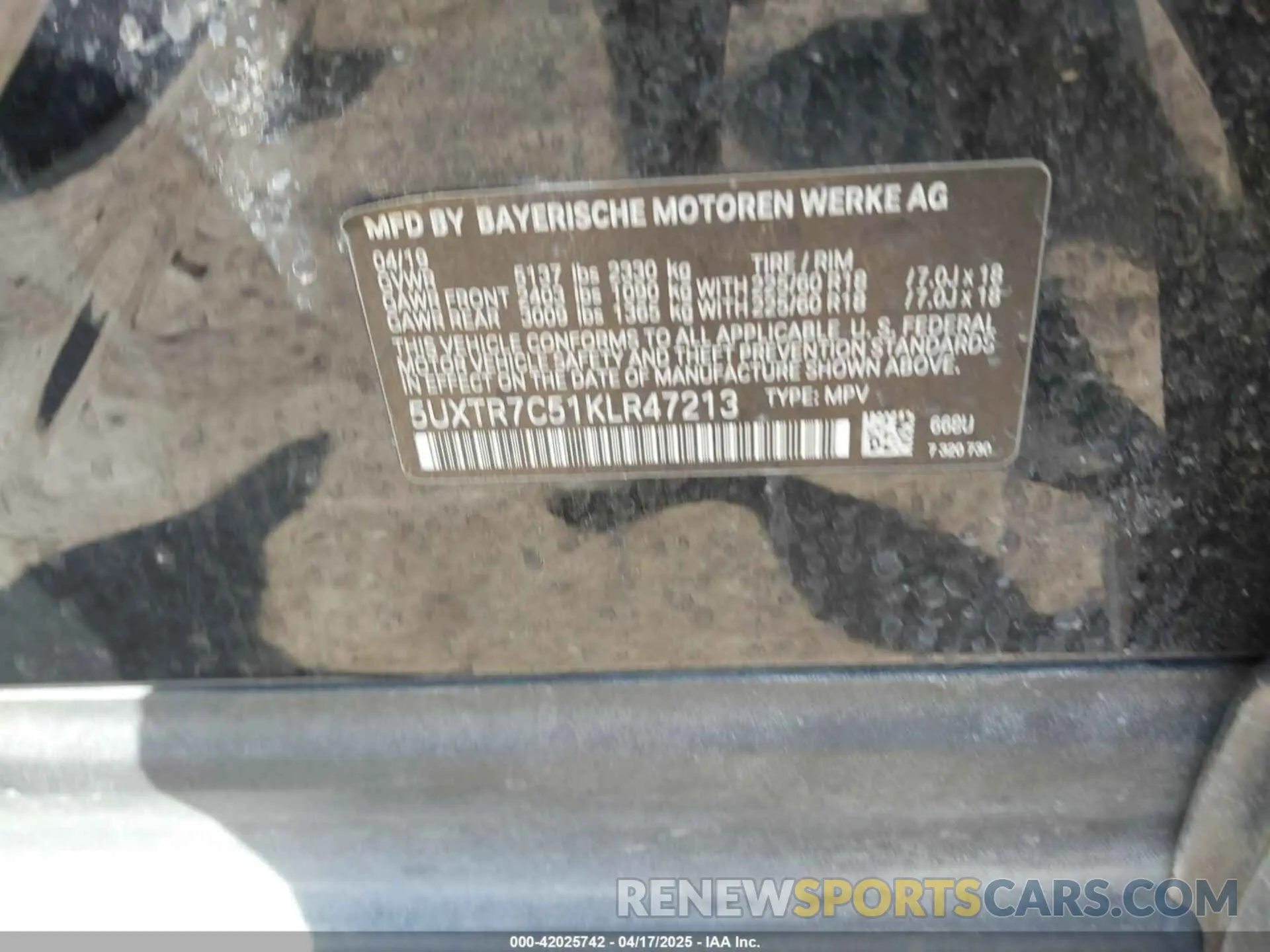 9 Photograph of a damaged car 5UXTR7C51KLR47213 BMW X3 2019